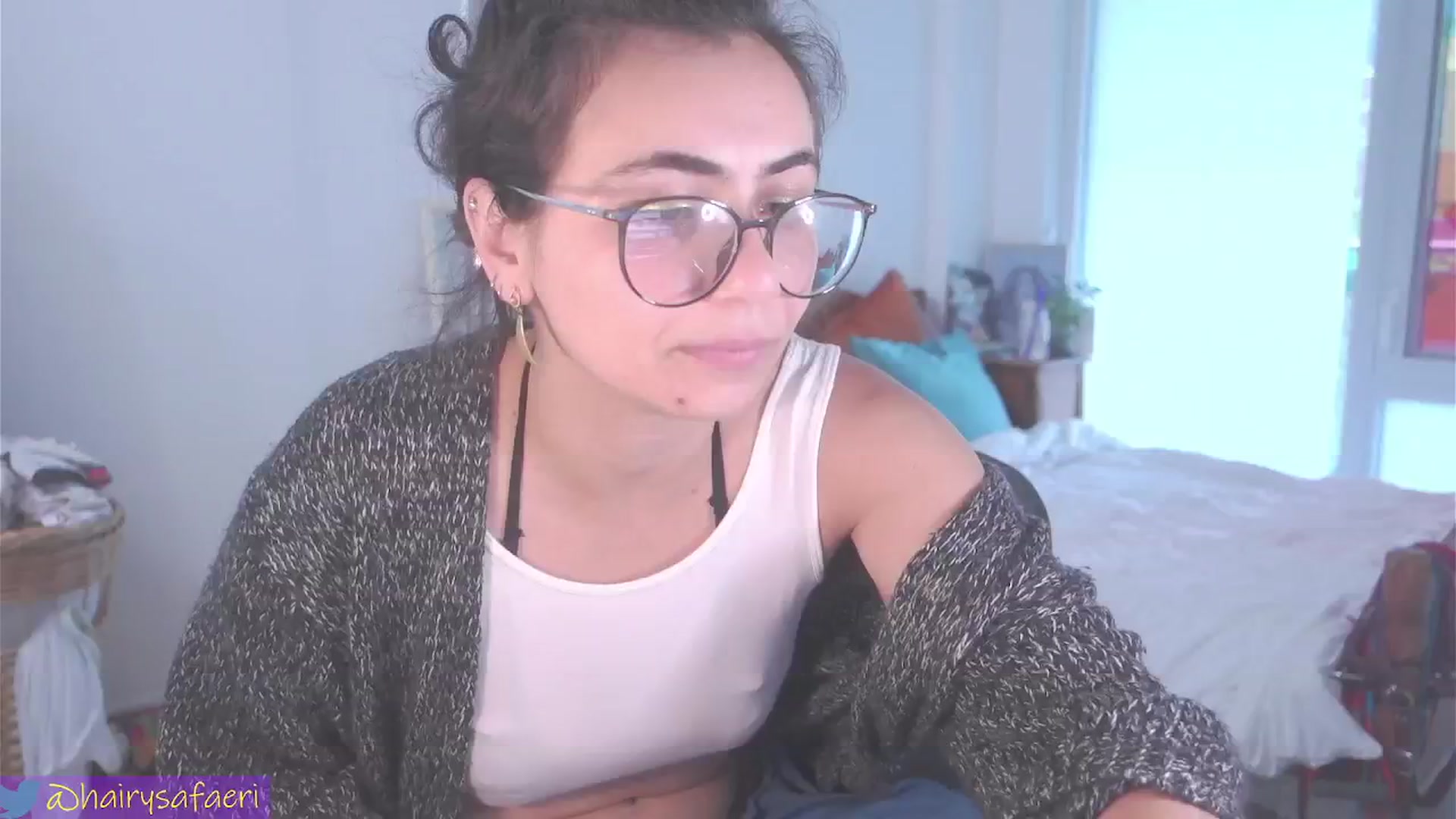 Gallery image thumbnail from HairySafaeri's myfreecams stream on, 07/16/2024, 18:31 image 5 of 20