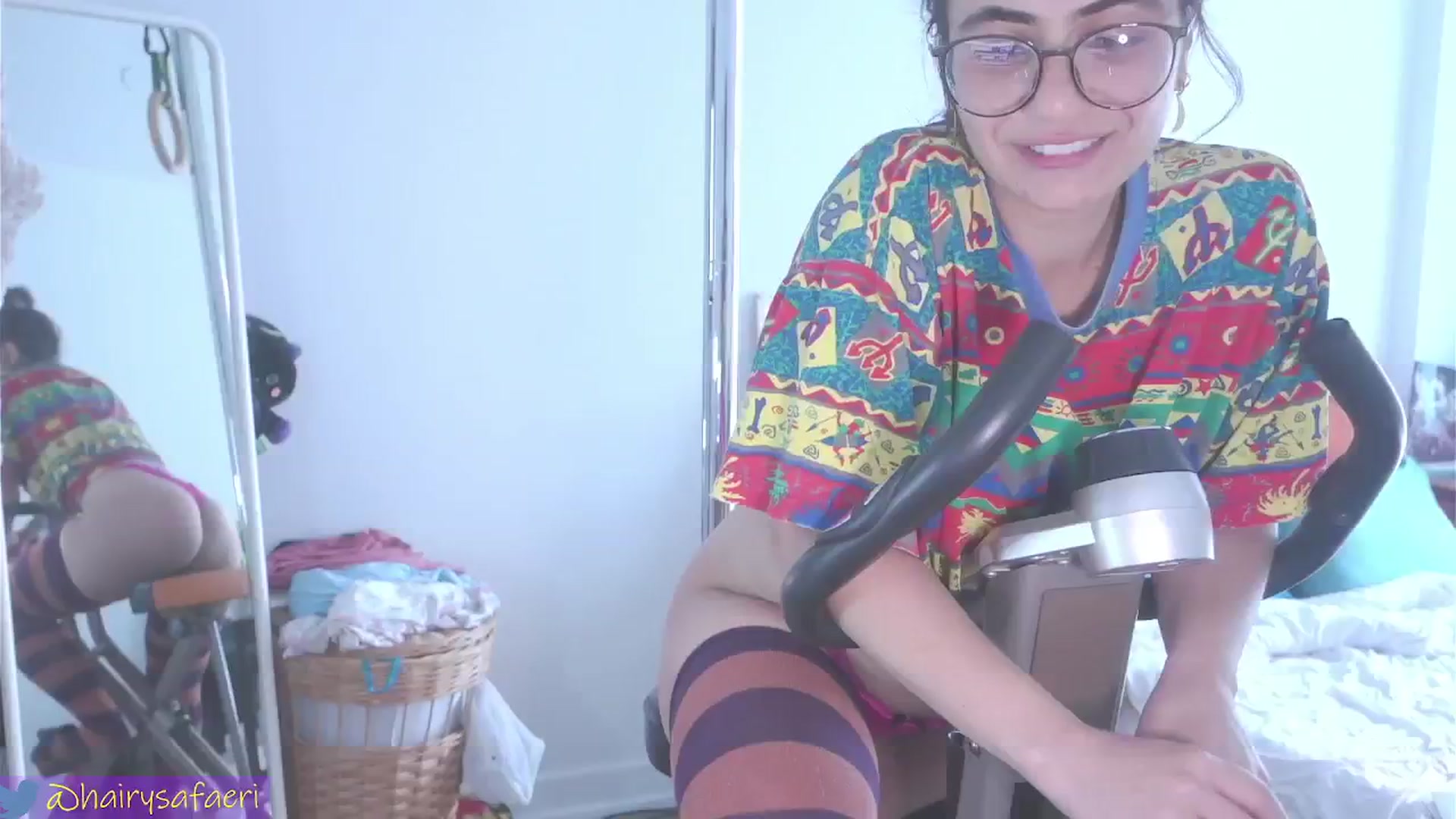 Gallery image thumbnail from HairySafaeri's myfreecams stream on, 07/17/2024, 19:02 image 2 of 20