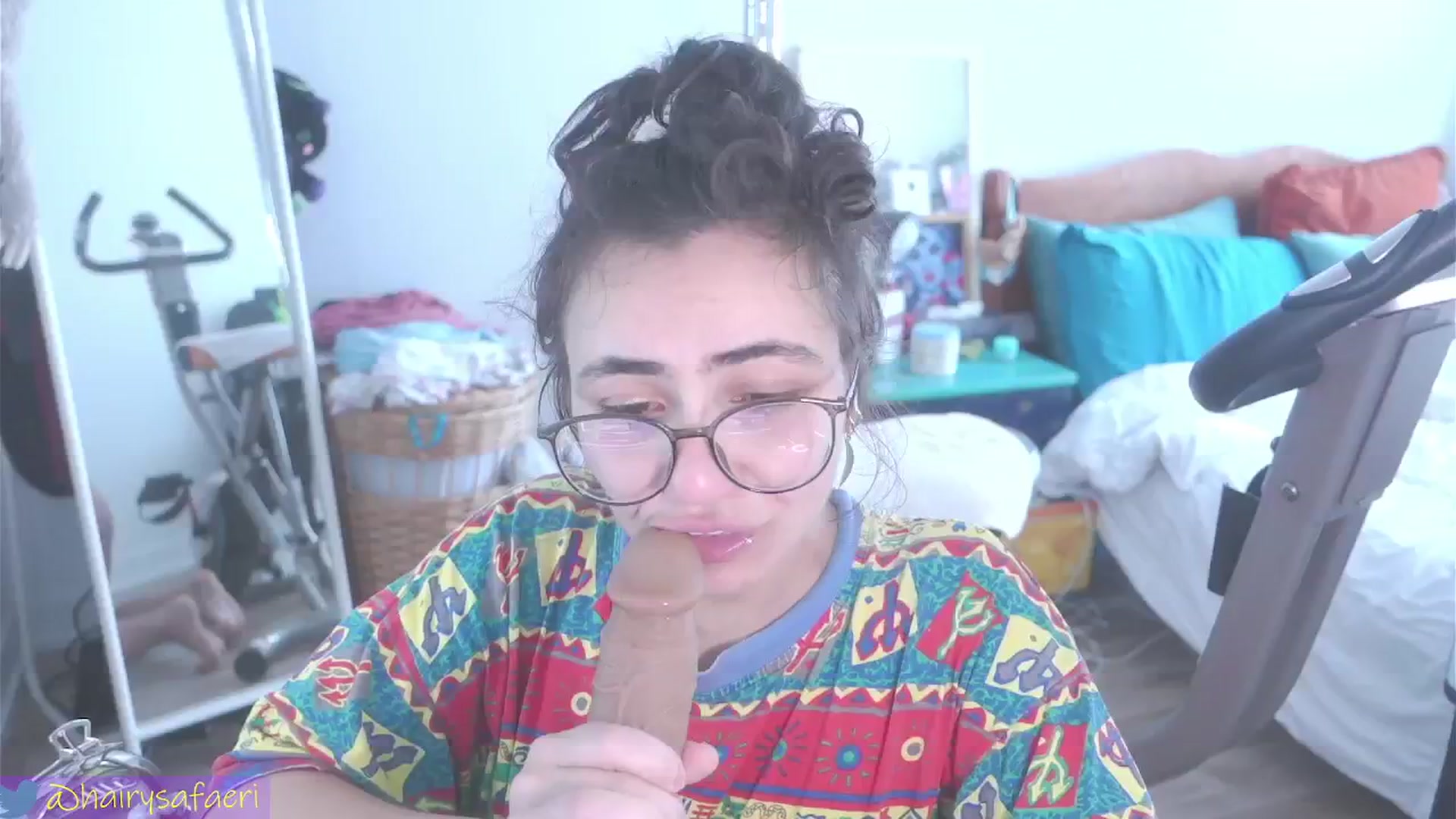 Gallery image thumbnail from HairySafaeri's myfreecams stream on, 07/17/2024, 19:02 image 10 of 20