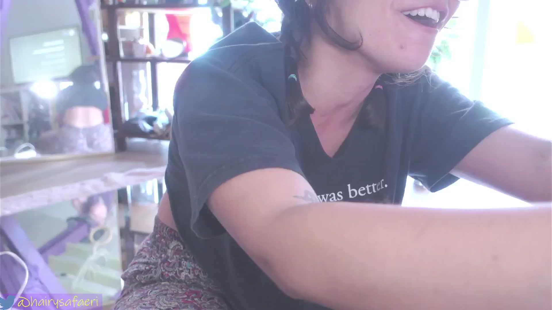 Gallery image thumbnail from HairySafaeri's myfreecams stream on, 07/23/2024, 19:10 image 1 of 20