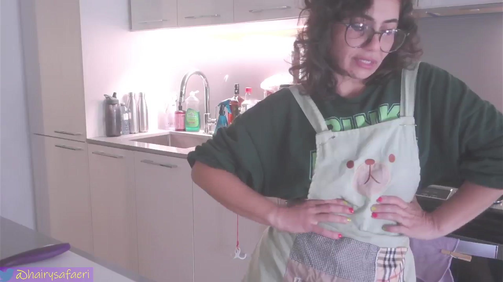 Gallery image thumbnail from HairySafaeri's myfreecams stream on, 07/24/2024, 17:50 image 17 of 20