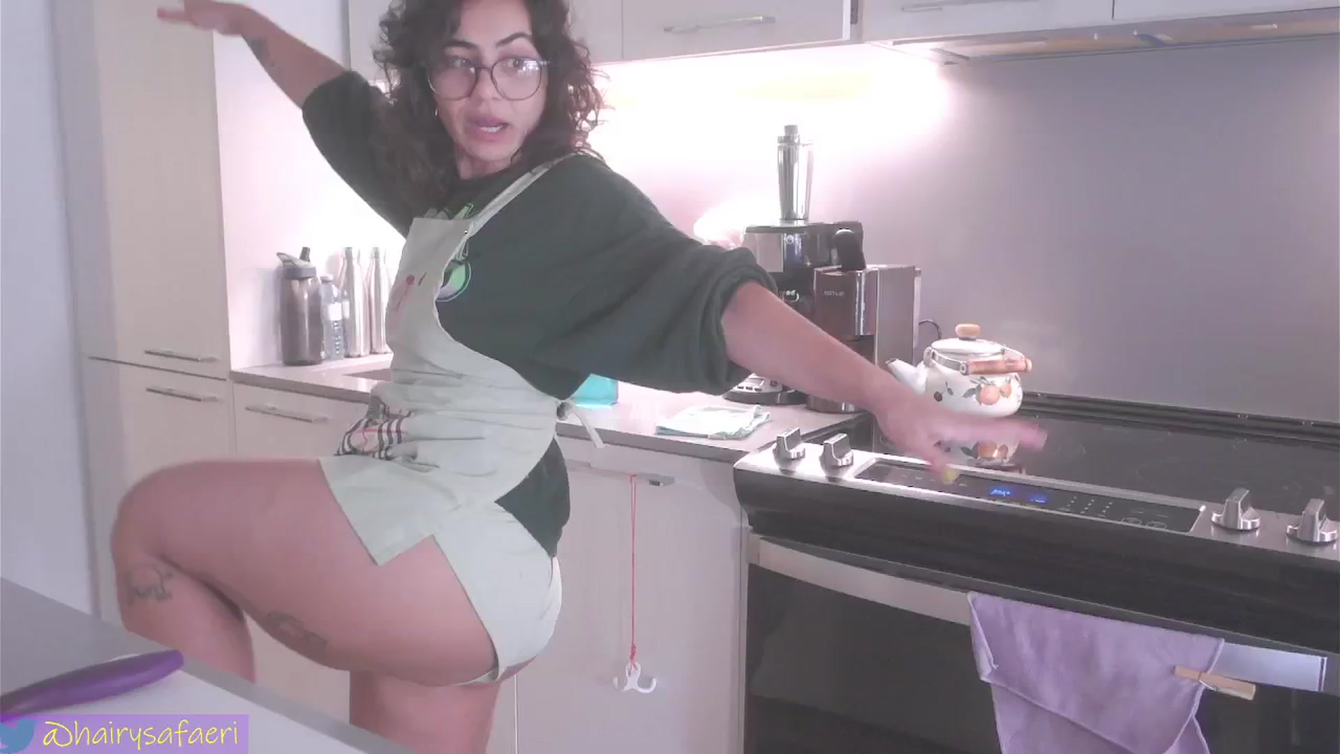 Gallery image thumbnail from HairySafaeri's myfreecams stream on, 07/24/2024, 17:50 image 1 of 20