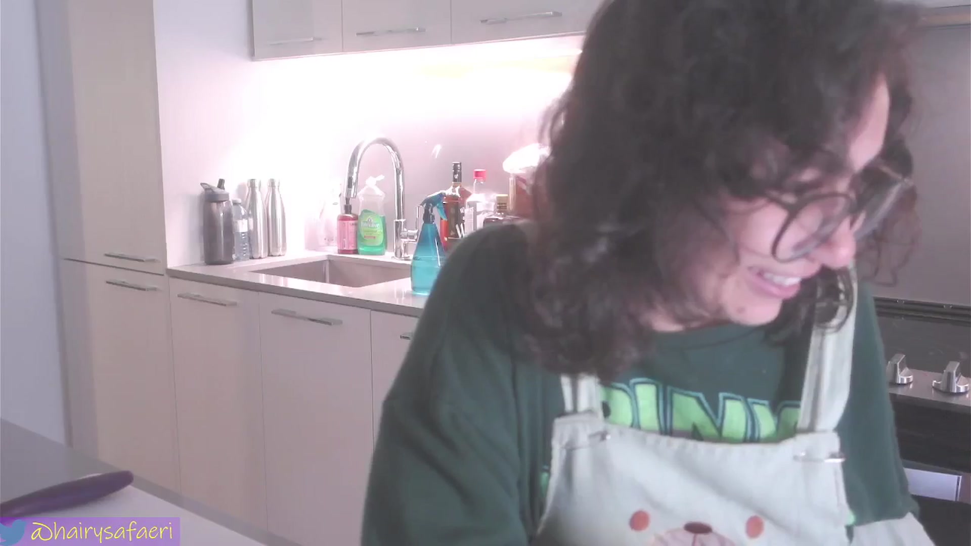 Gallery image thumbnail from HairySafaeri's myfreecams stream on, 07/24/2024, 17:50 image 3 of 20
