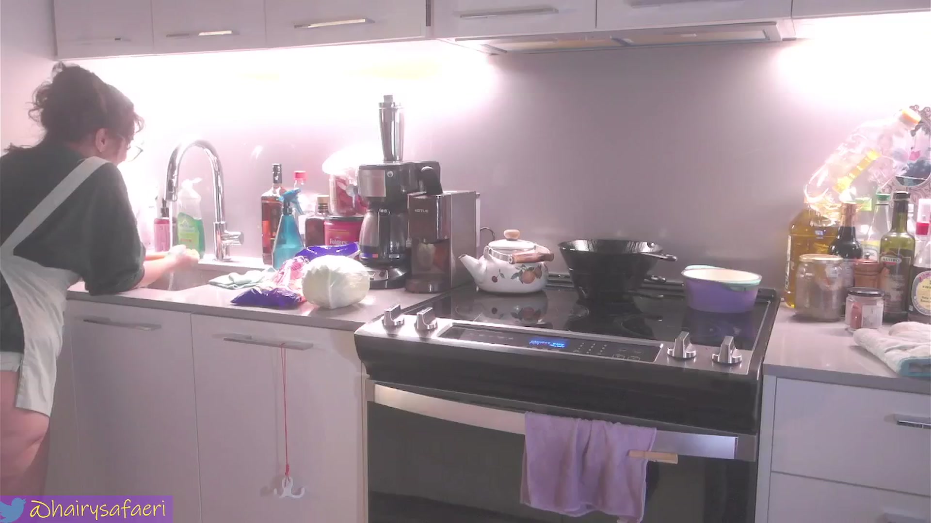 Gallery image thumbnail from HairySafaeri's myfreecams stream on, 07/24/2024, 22:14 image 6 of 20