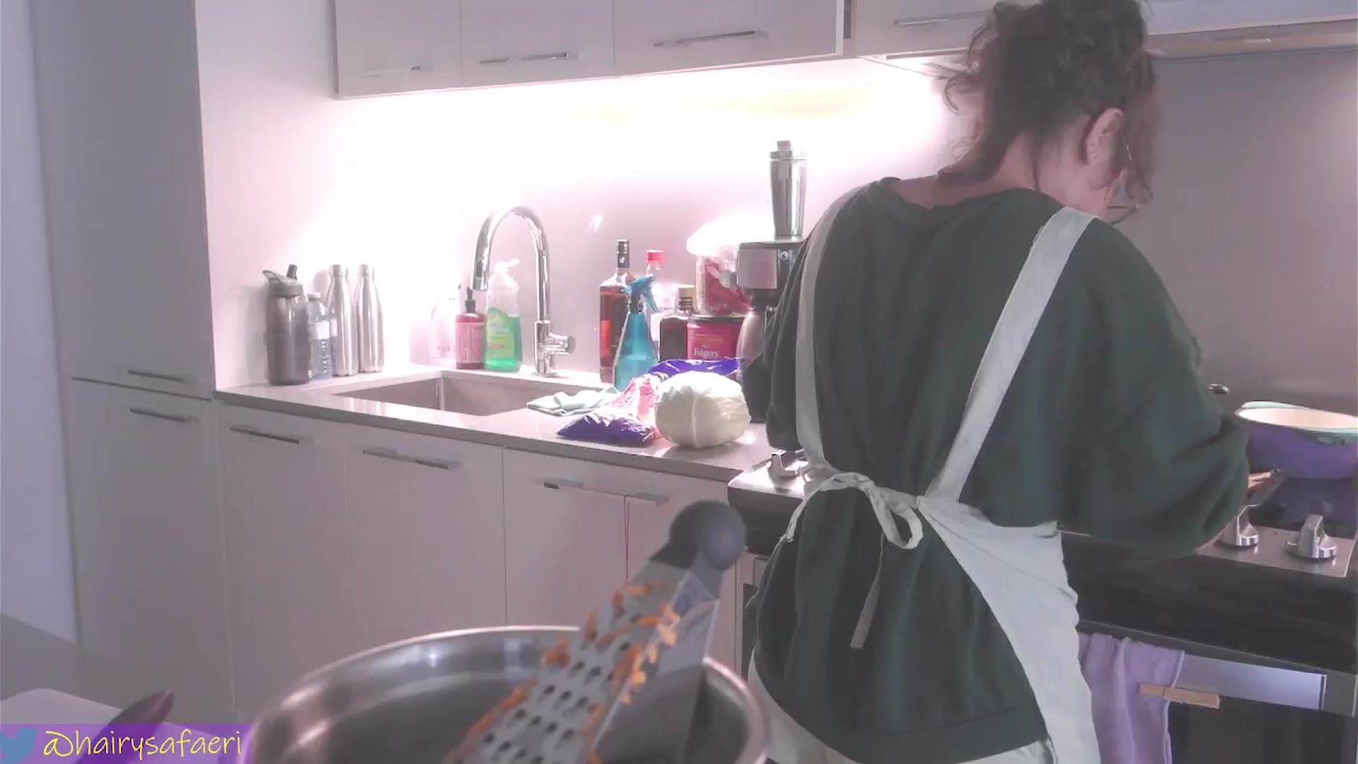 Gallery image thumbnail from HairySafaeri's myfreecams stream on, 07/24/2024, 22:14 image 8 of 20