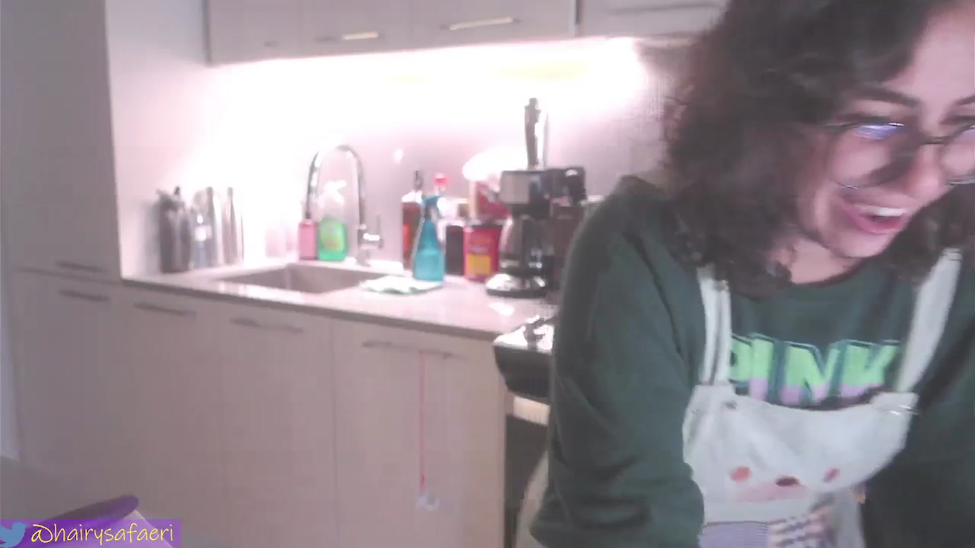 Gallery image thumbnail from HairySafaeri's myfreecams stream on, 07/24/2024, 22:14 image 2 of 20