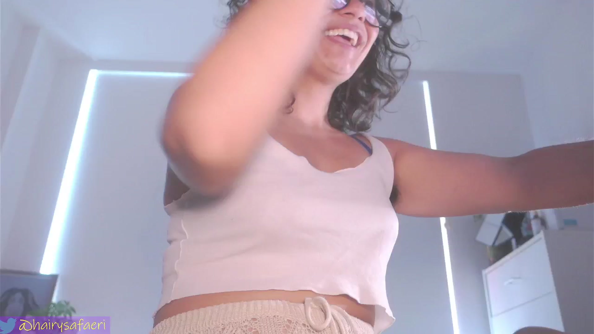 Gallery image thumbnail from HairySafaeri's myfreecams stream on, 07/30/2024, 17:20 image 16 of 20