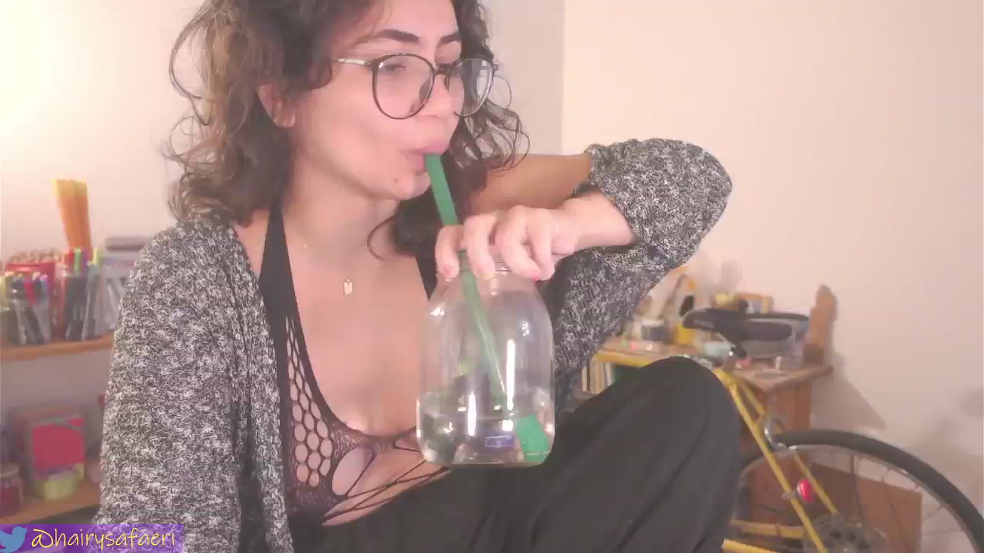 Gallery image thumbnail from HairySafaeri's myfreecams stream on, 08/06/2024, 16:11 image 15 of 20