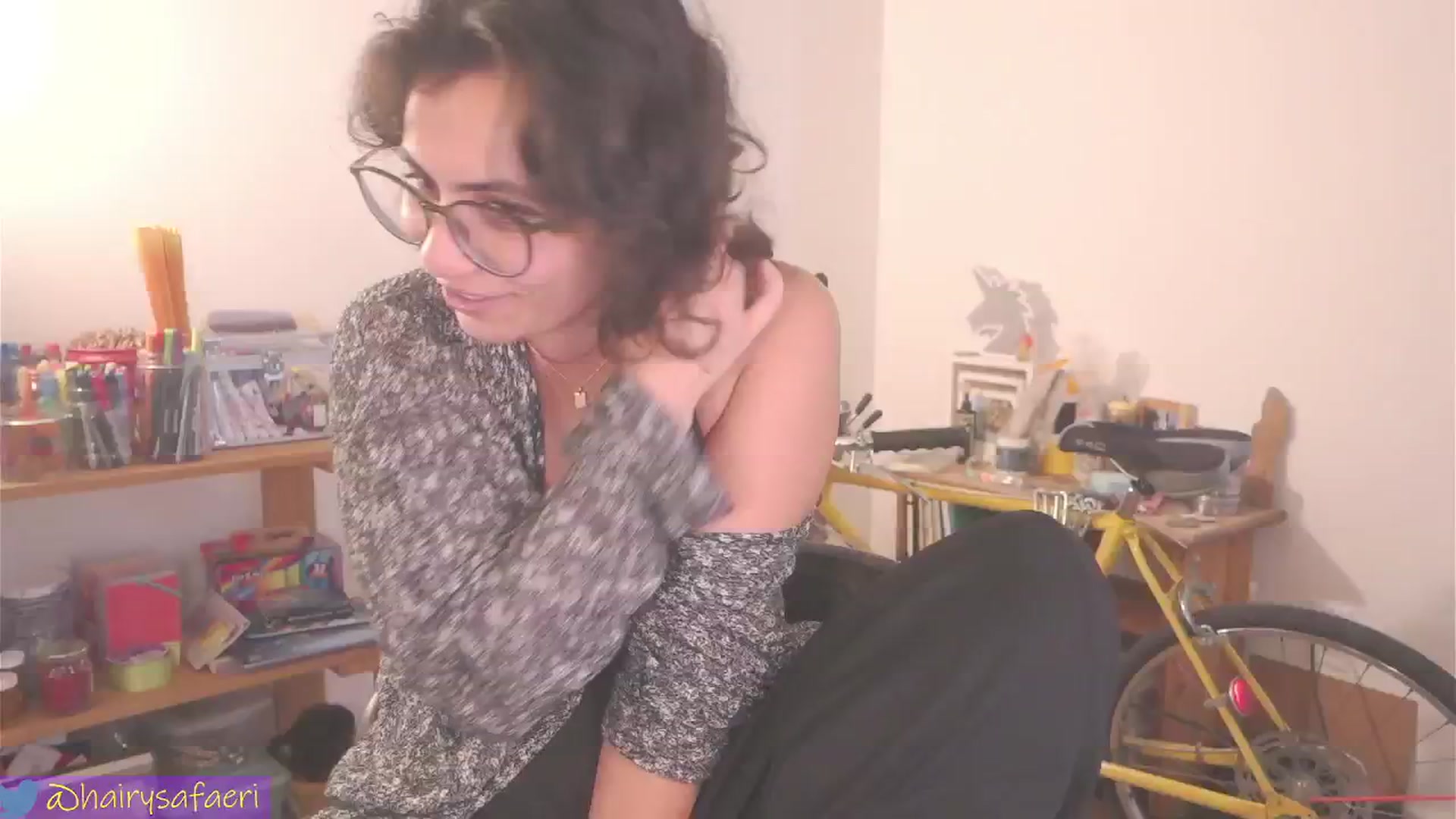 Gallery image thumbnail from HairySafaeri's myfreecams stream on, 08/06/2024, 19:18 image 9 of 20