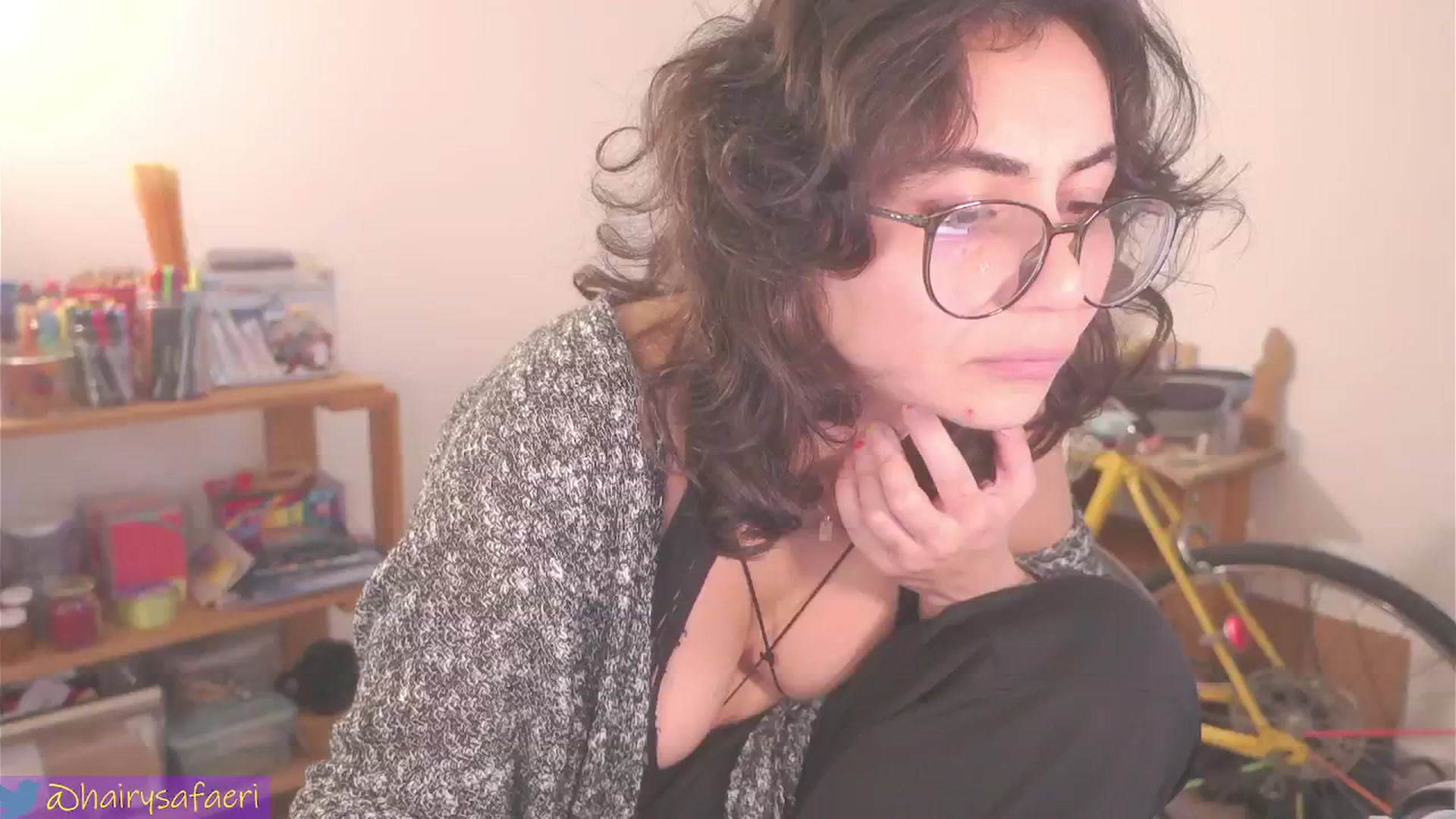 Gallery image thumbnail from HairySafaeri's myfreecams stream on, 08/06/2024, 19:18 image 19 of 20