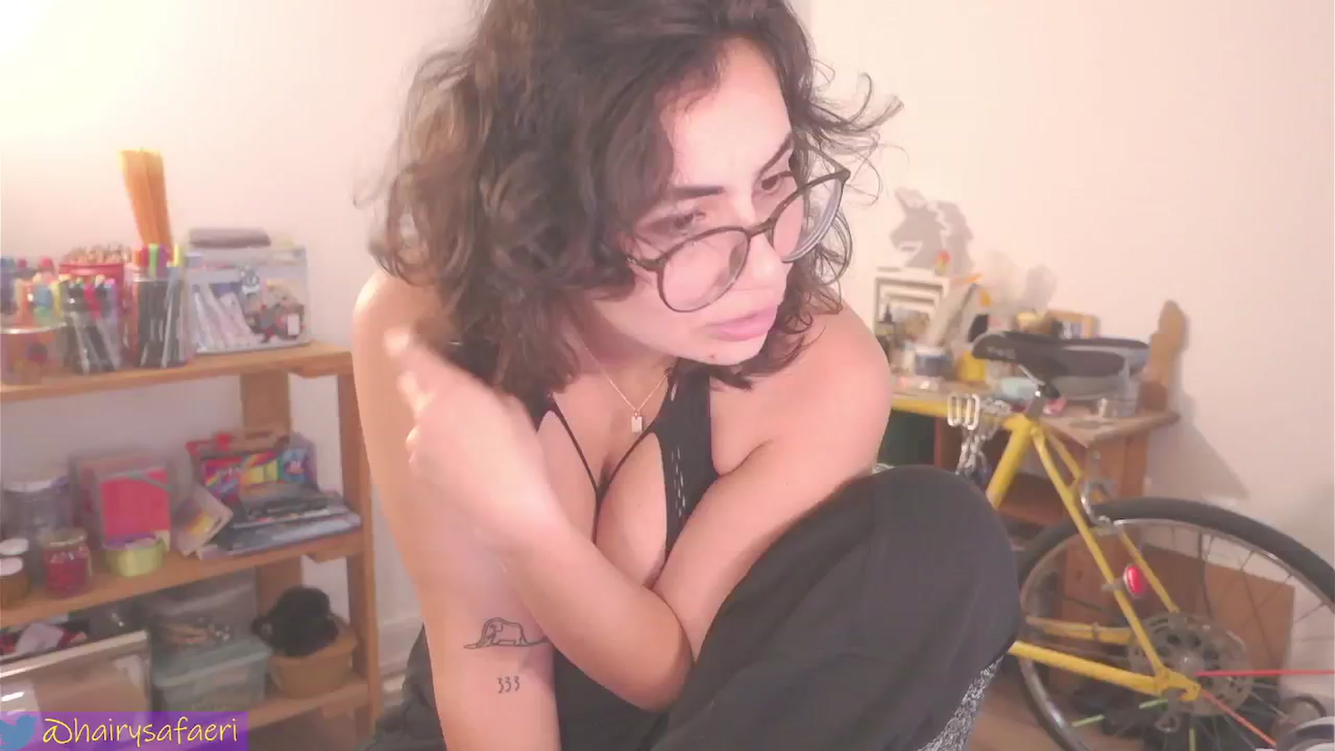 Gallery image thumbnail from HairySafaeri's myfreecams stream on, 08/06/2024, 19:18 image 18 of 20