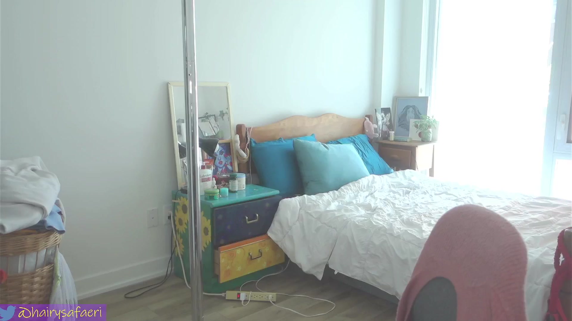 Gallery image thumbnail from HairySafaeri's myfreecams stream on, 08/15/2024, 17:32 image 10 of 20