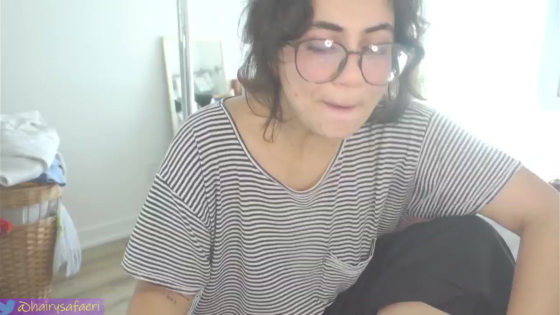 Gallery image thumbnail from HairySafaeri's myfreecams stream on, 08/15/2024, 17:32 image 11 of 20
