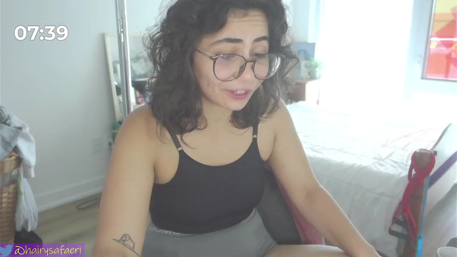 Gallery image thumbnail from HairySafaeri's myfreecams stream on, 08/16/2024, 14:39 image 12 of 20