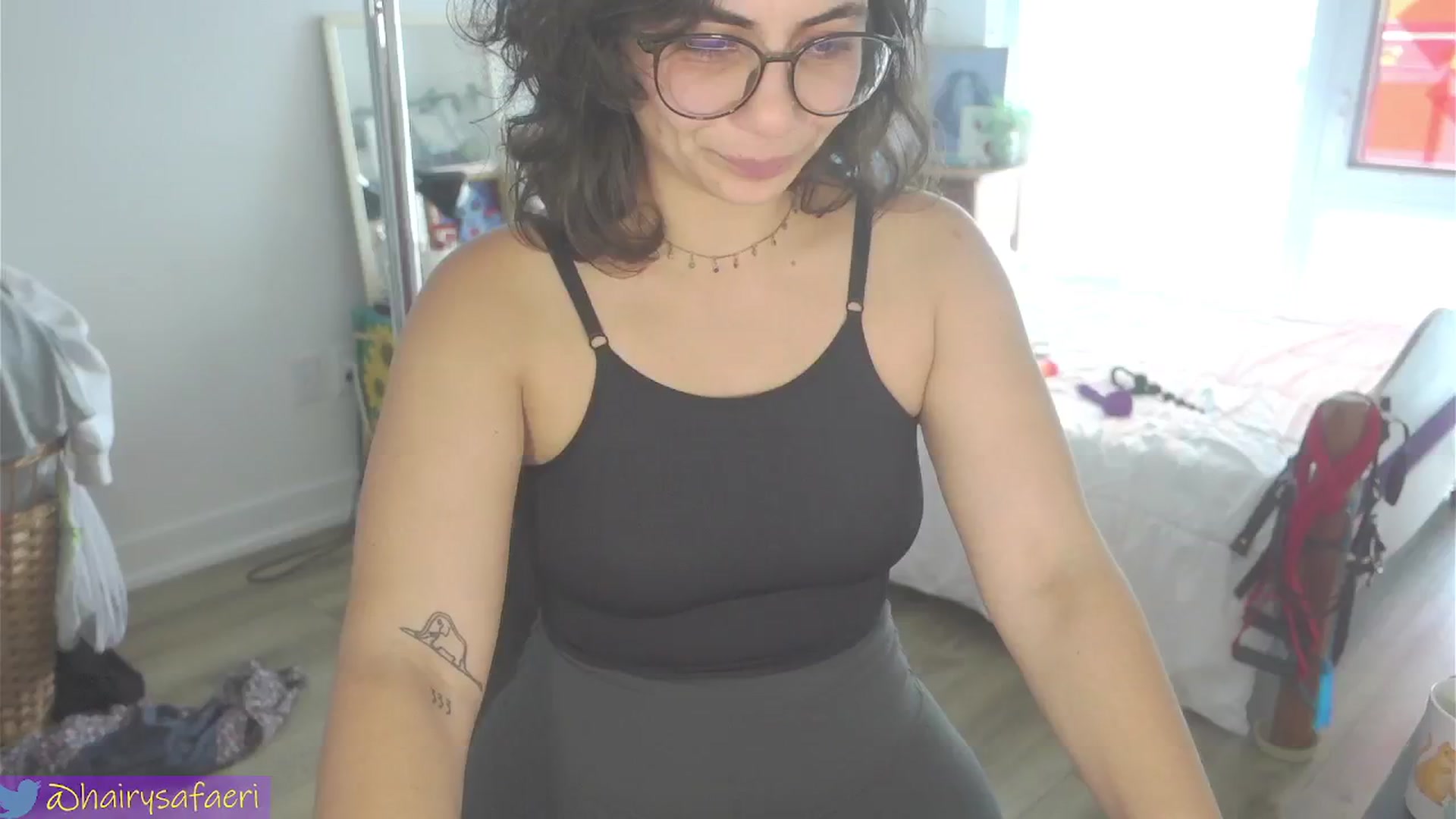 Gallery image thumbnail from HairySafaeri's myfreecams stream on, 08/16/2024, 20:04 image 13 of 20