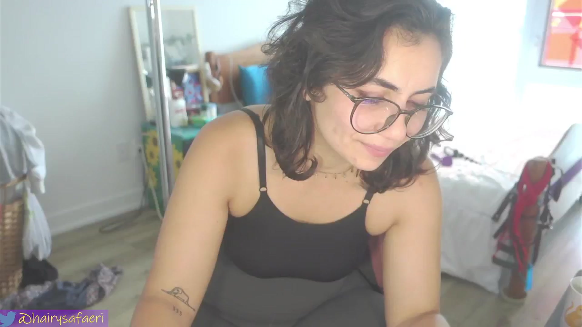 Gallery image thumbnail from HairySafaeri's myfreecams stream on, 08/16/2024, 20:04 image 12 of 20