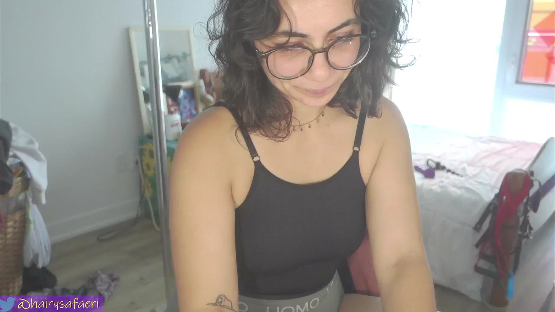 Gallery image thumbnail from HairySafaeri's myfreecams stream on, 08/17/2024, 24:12 image 3 of 20