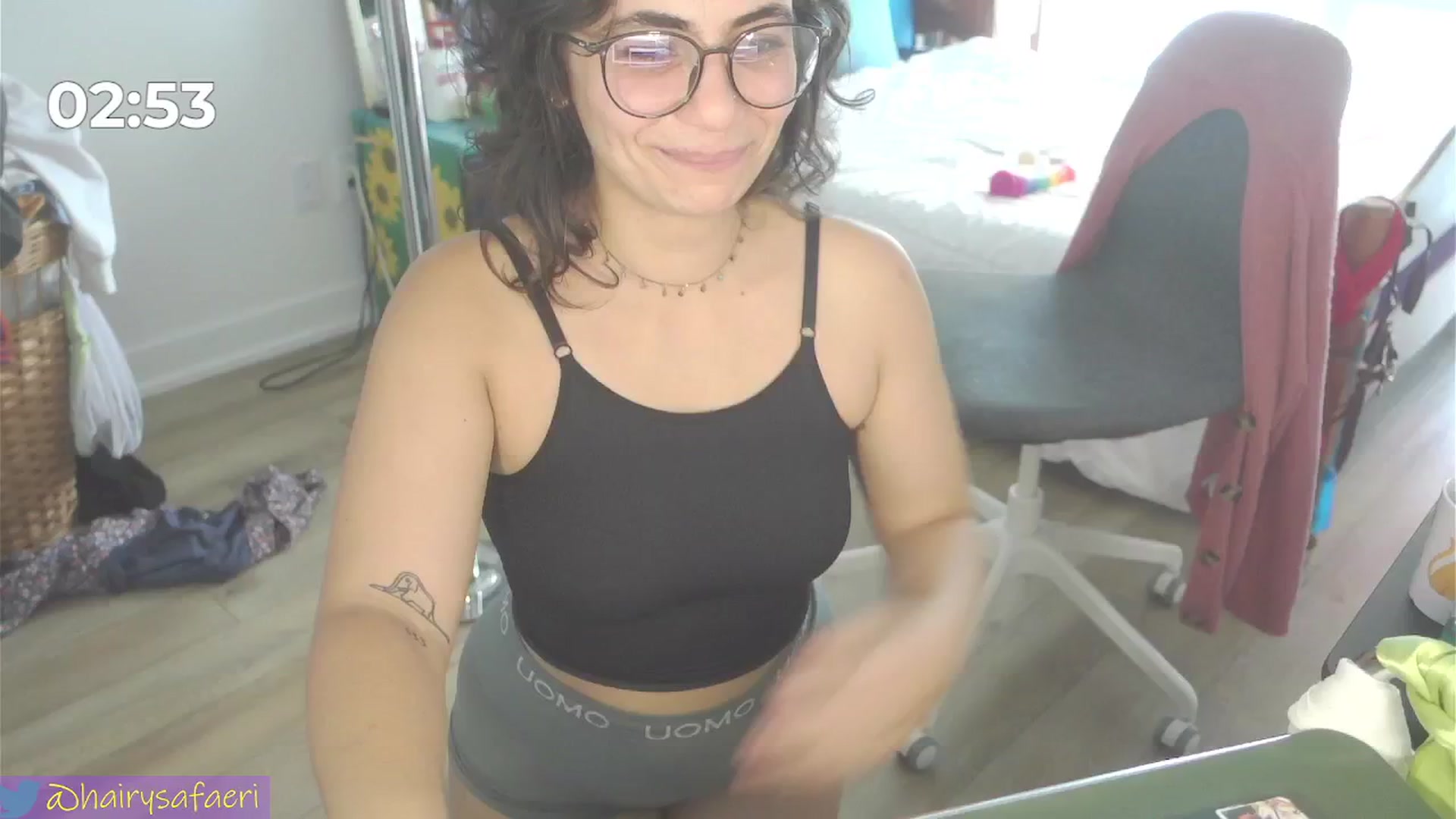 Gallery image thumbnail from HairySafaeri's myfreecams stream on, 08/17/2024, 24:12 image 1 of 20