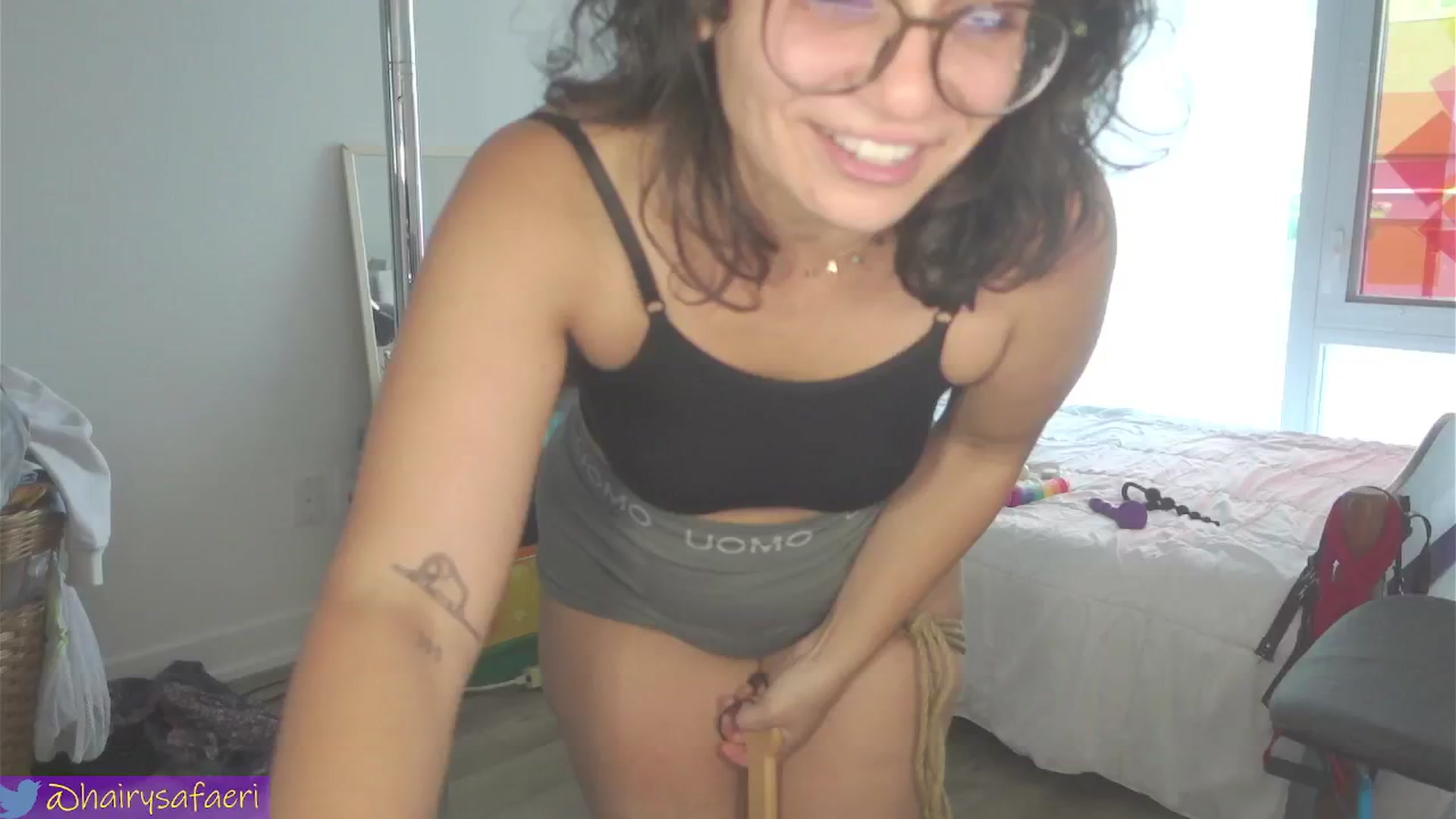 Gallery image thumbnail from HairySafaeri's myfreecams stream on, 08/17/2024, 24:12 image 10 of 20