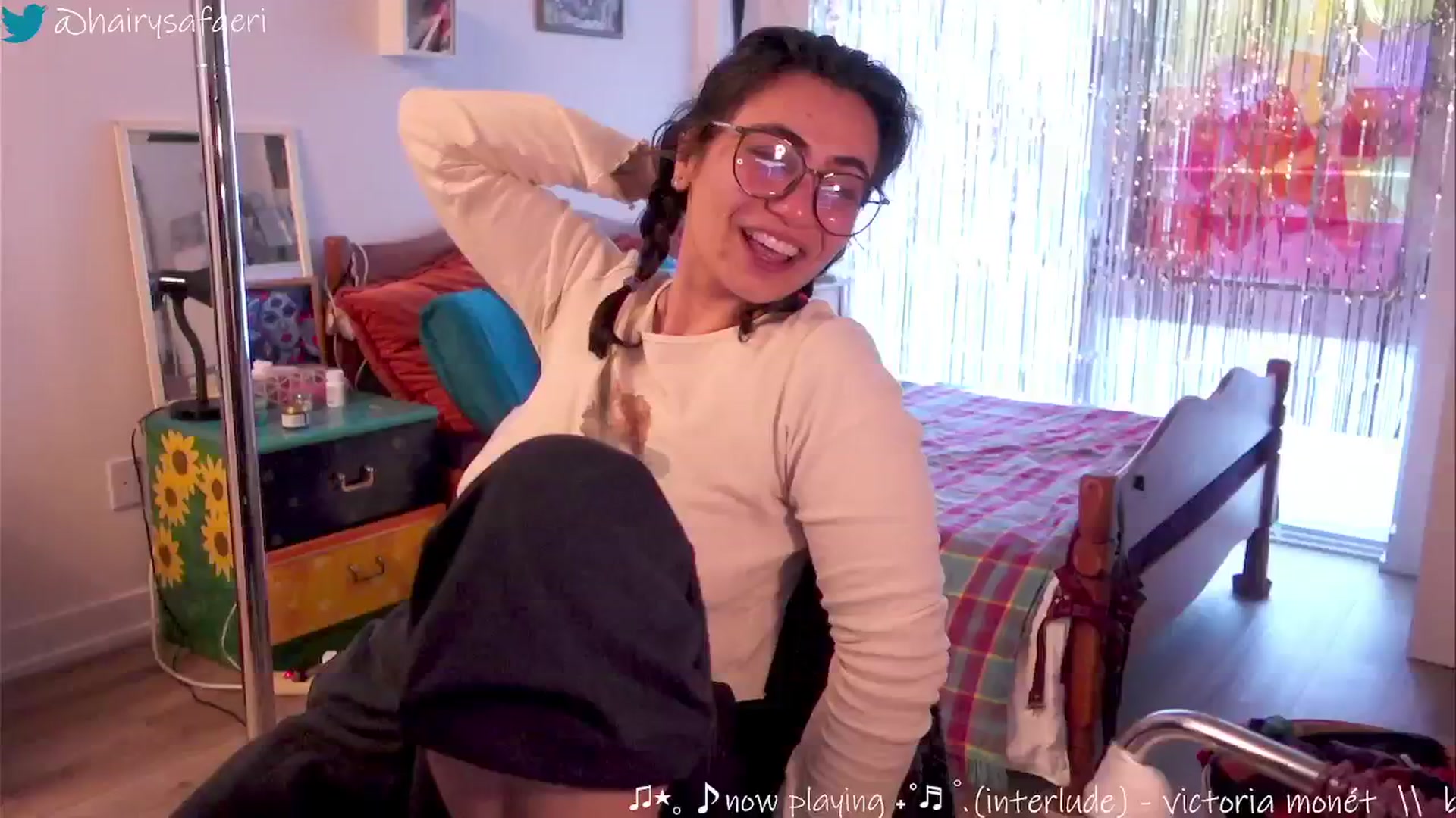Gallery image thumbnail from HairySafaeri's myfreecams stream on, 11/18/2024, 20:06 image 15 of 20