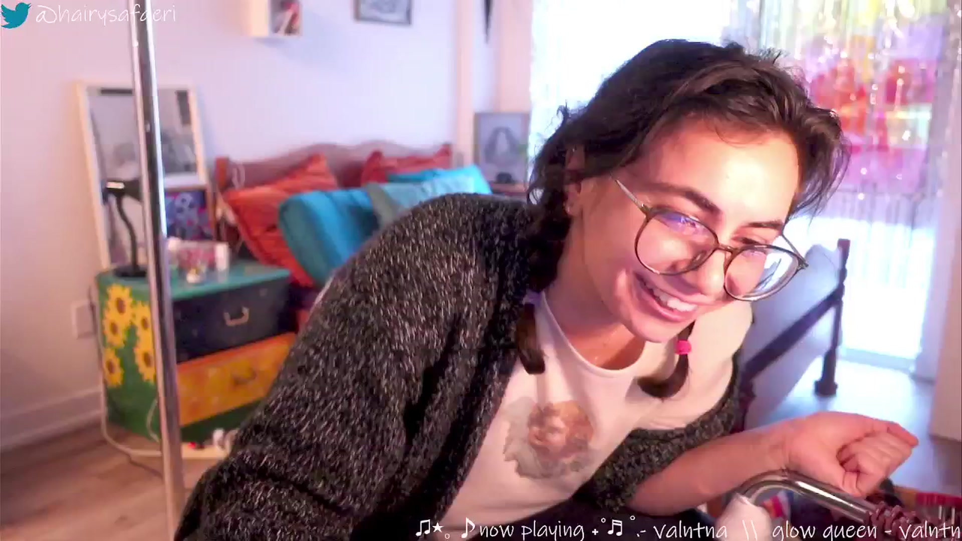 Gallery image thumbnail from HairySafaeri's myfreecams stream on, 11/18/2024, 20:06 image 6 of 20