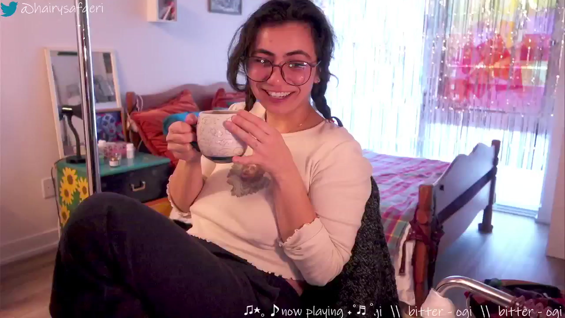 Gallery image thumbnail from HairySafaeri's myfreecams stream on, 11/18/2024, 20:06 image 13 of 20