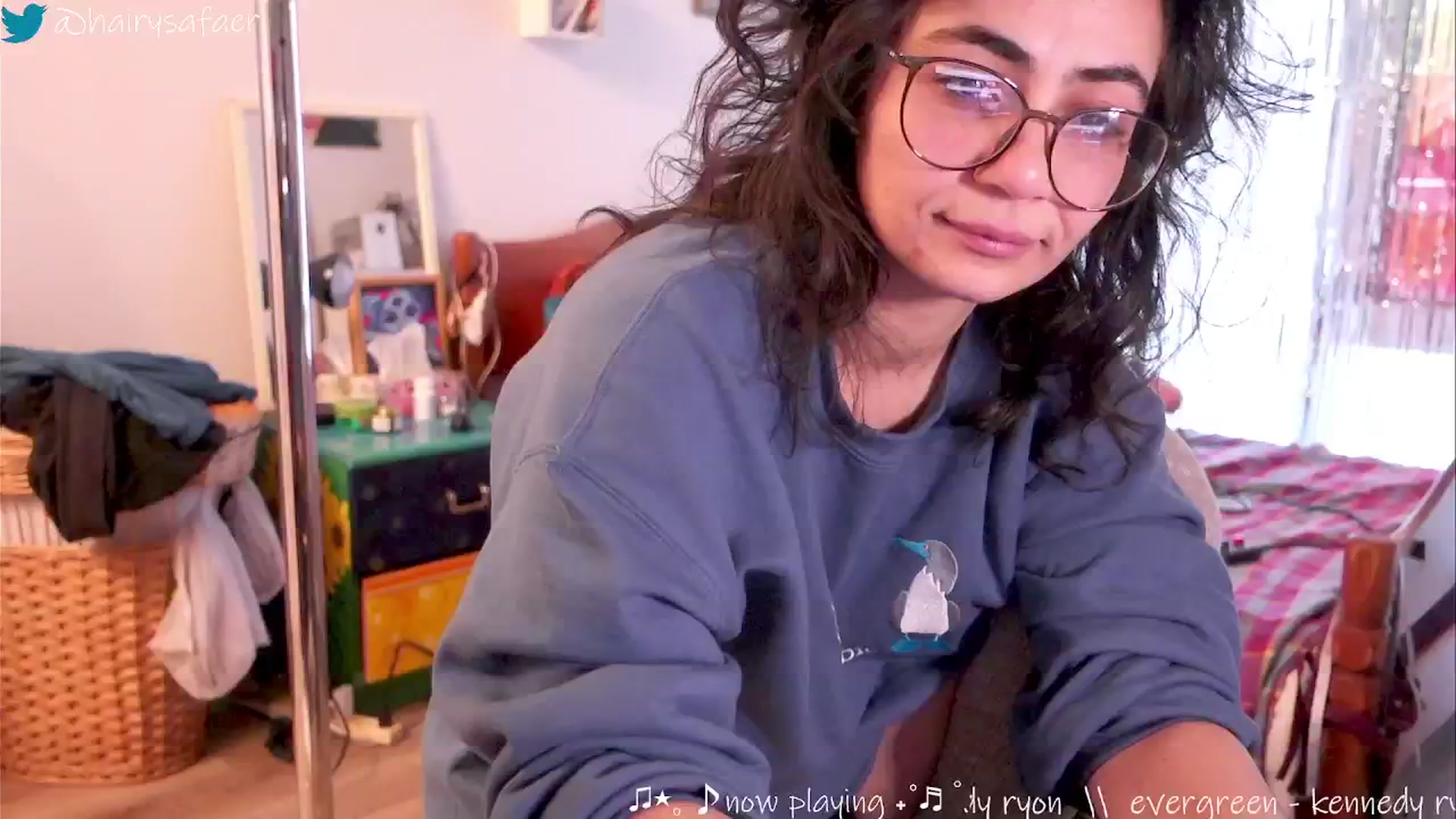 Gallery image thumbnail from HairySafaeri's myfreecams stream on, 11/21/2024, 17:43 image 12 of 20