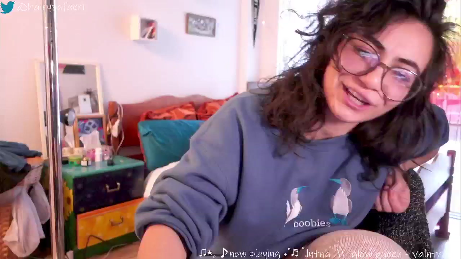 Gallery image thumbnail from HairySafaeri's myfreecams stream on, 11/21/2024, 17:43 image 15 of 20