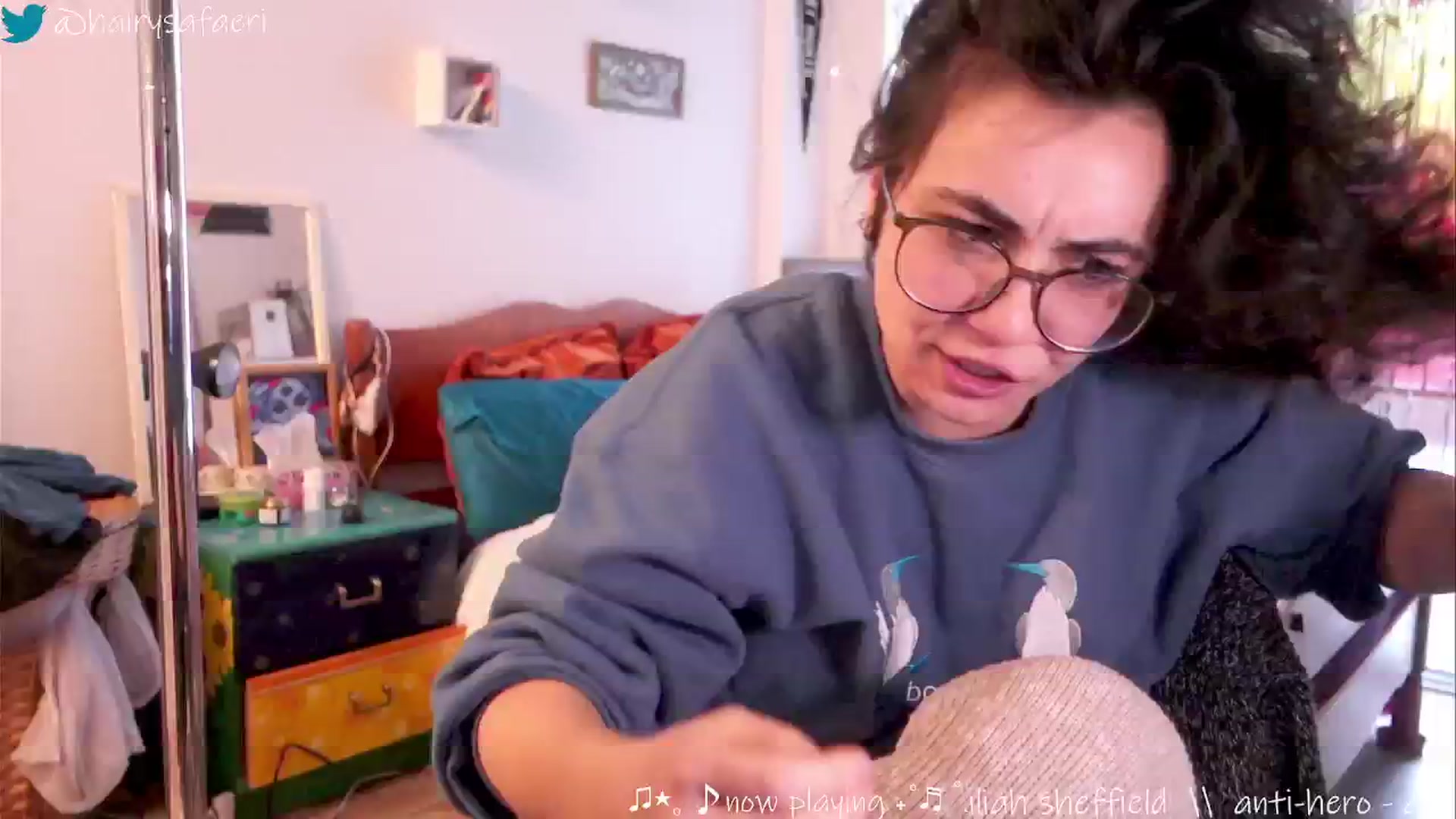 Gallery image thumbnail from HairySafaeri's myfreecams stream on, 11/21/2024, 17:43 image 17 of 20