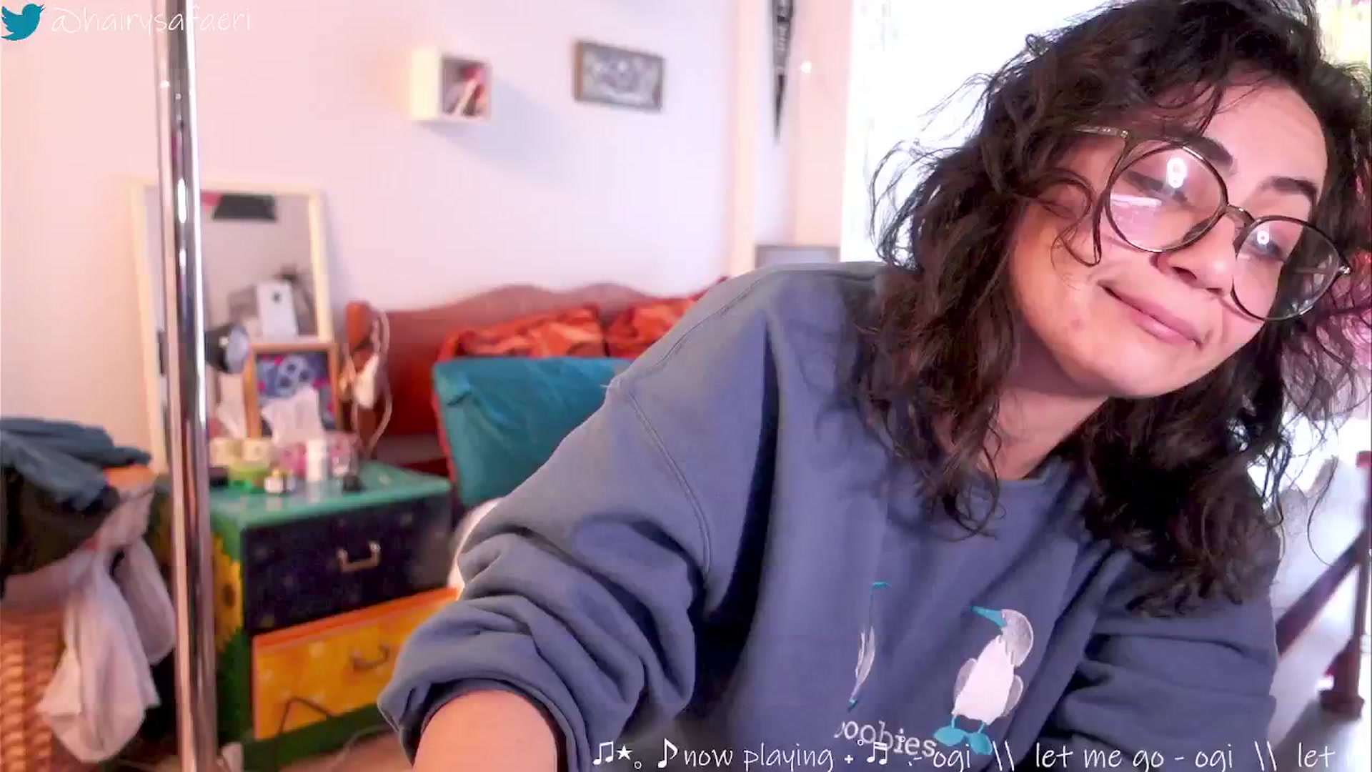 Gallery image thumbnail from HairySafaeri's myfreecams stream on, 11/21/2024, 17:43 image 19 of 20