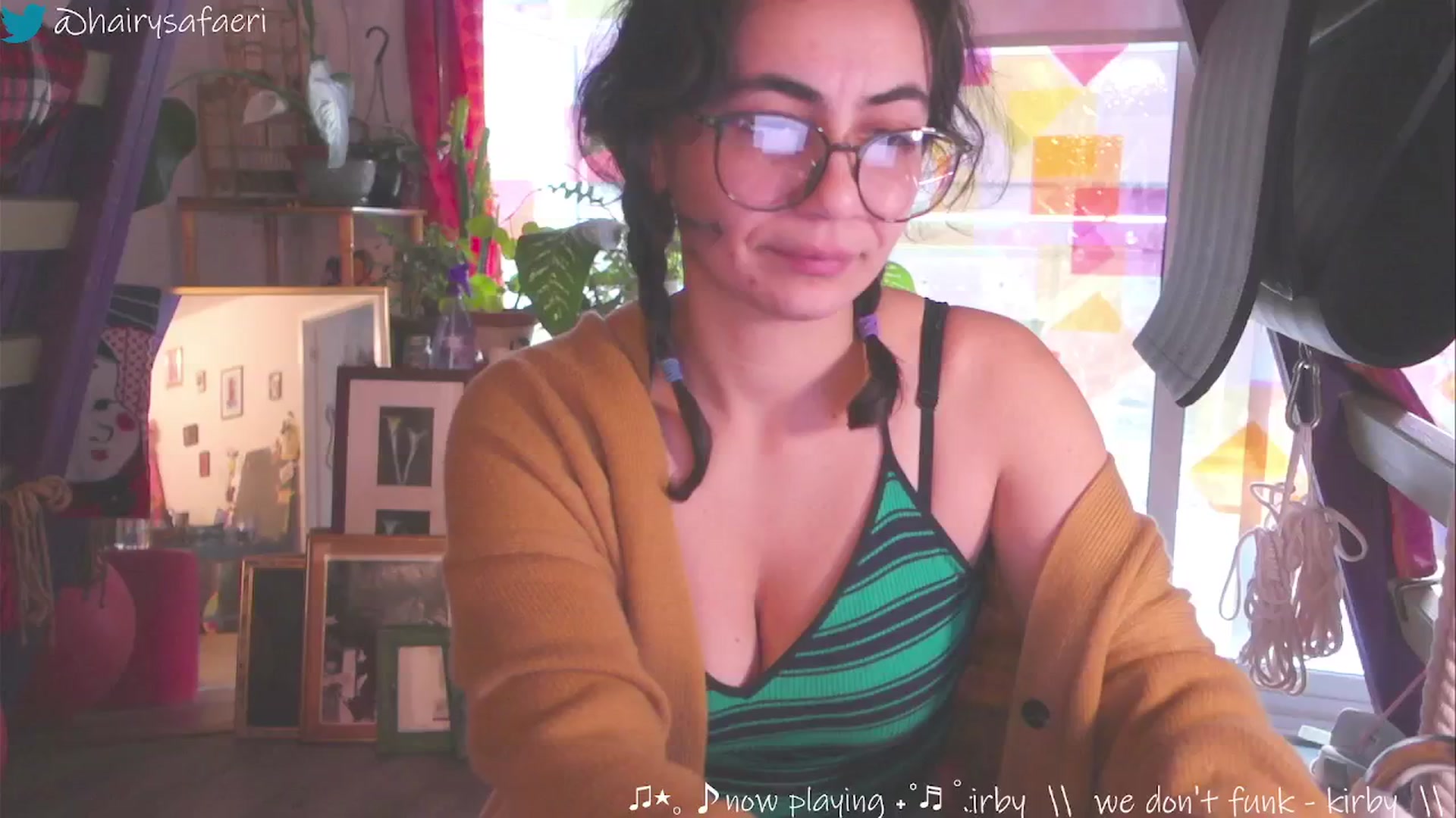 Gallery image thumbnail from HairySafaeri's myfreecams stream on, 11/26/2024, 18:56 image 16 of 20