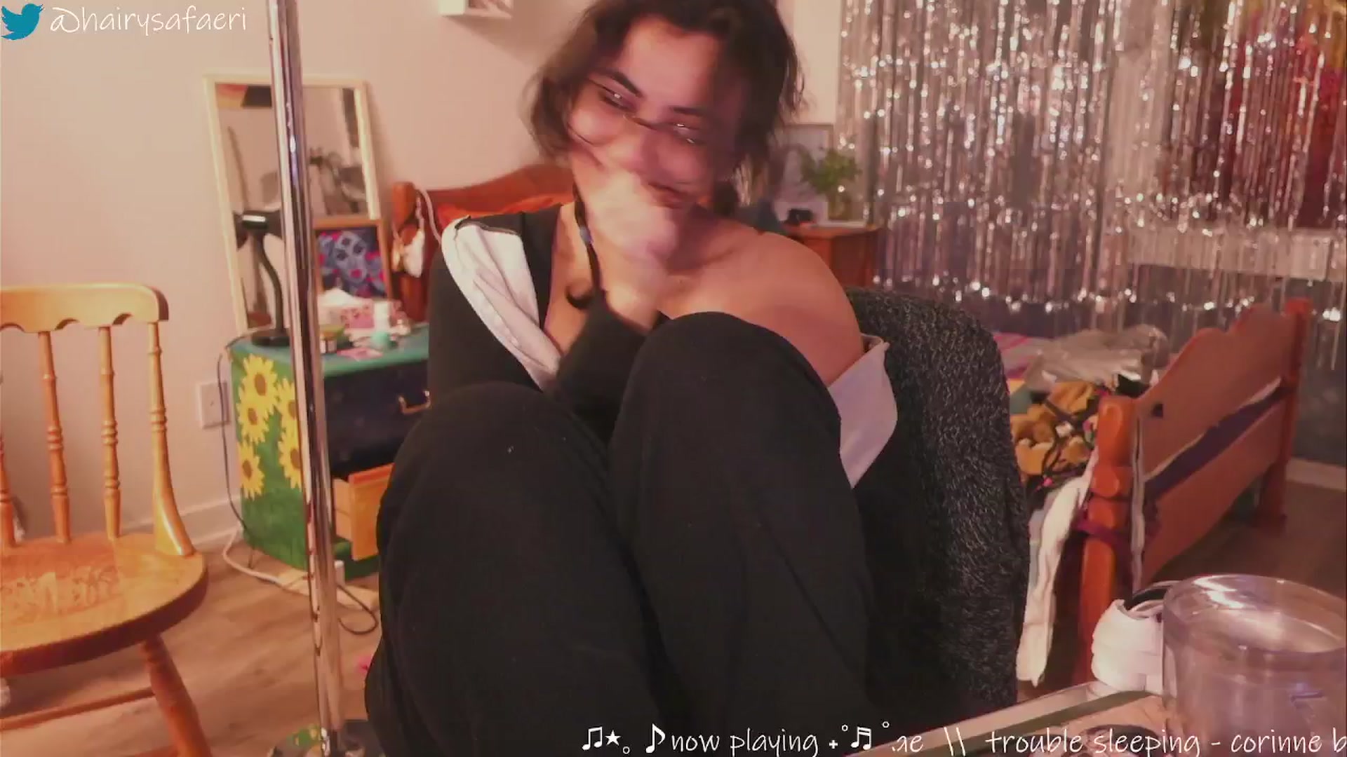 Gallery image thumbnail from HairySafaeri's myfreecams stream on, 11/27/2024, 02:38 image 6 of 20