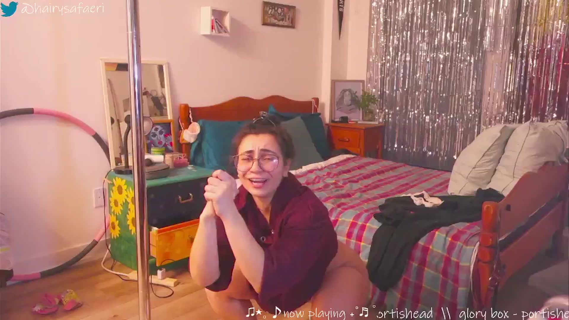 Gallery image thumbnail from HairySafaeri's myfreecams stream on, 12/16/2024, 23:26 image 19 of 20