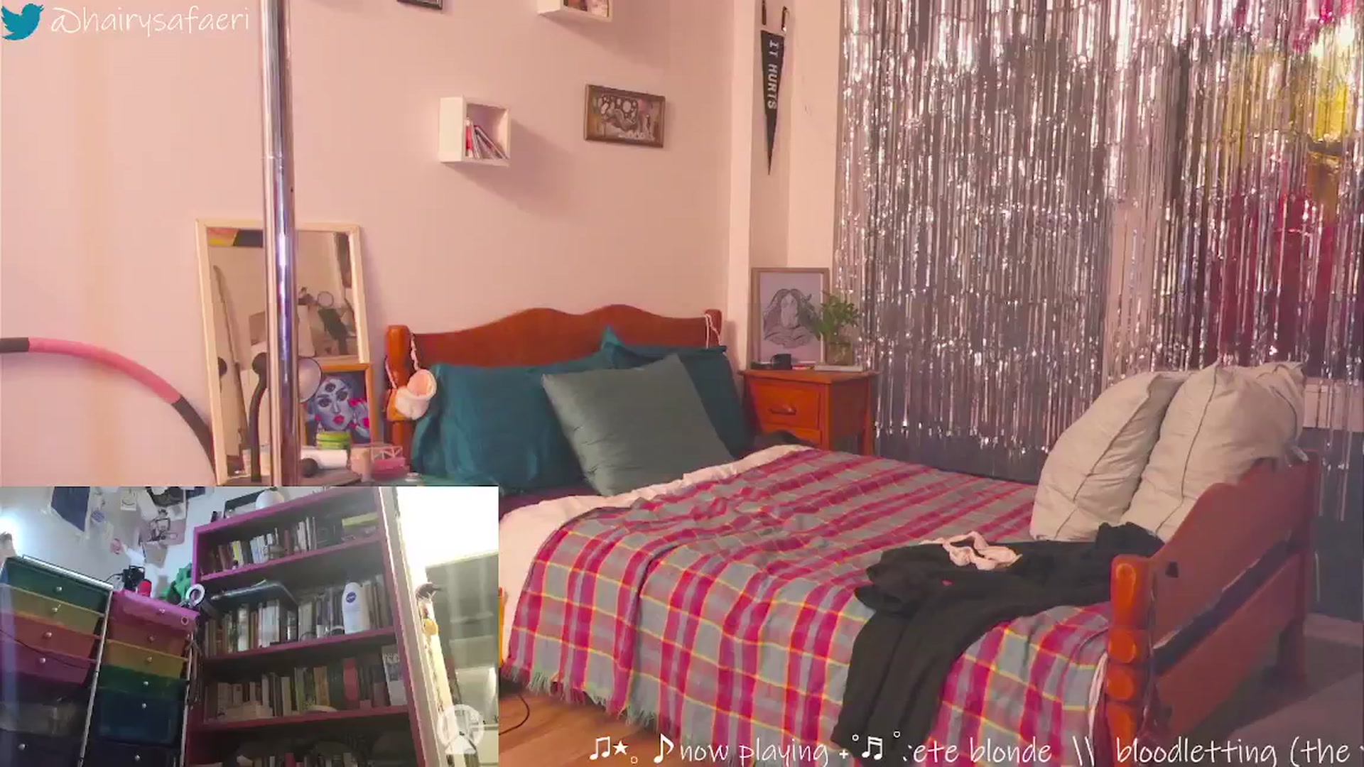 Gallery image thumbnail from HairySafaeri's myfreecams stream on, 12/16/2024, 23:26 image 10 of 20
