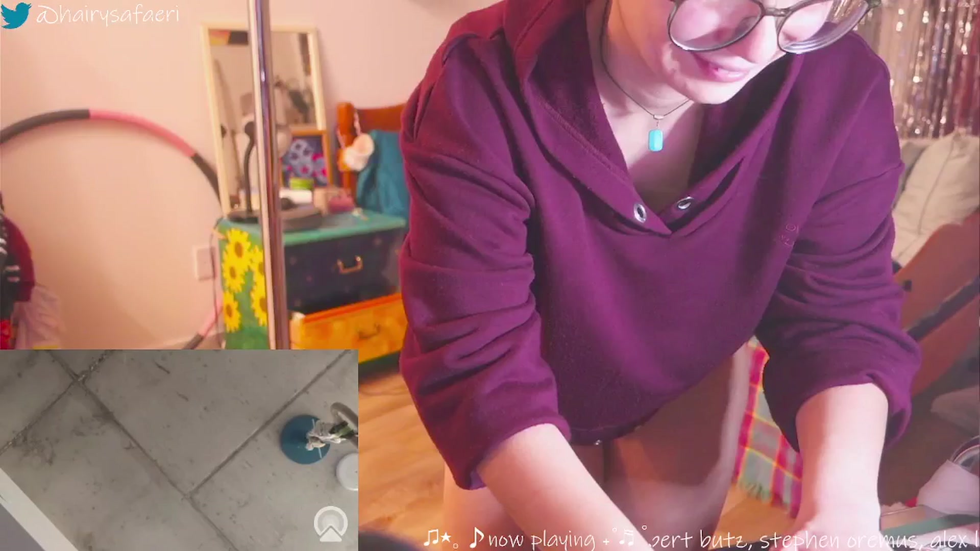 Gallery image thumbnail from HairySafaeri's myfreecams stream on, 12/16/2024, 23:26 image 2 of 20
