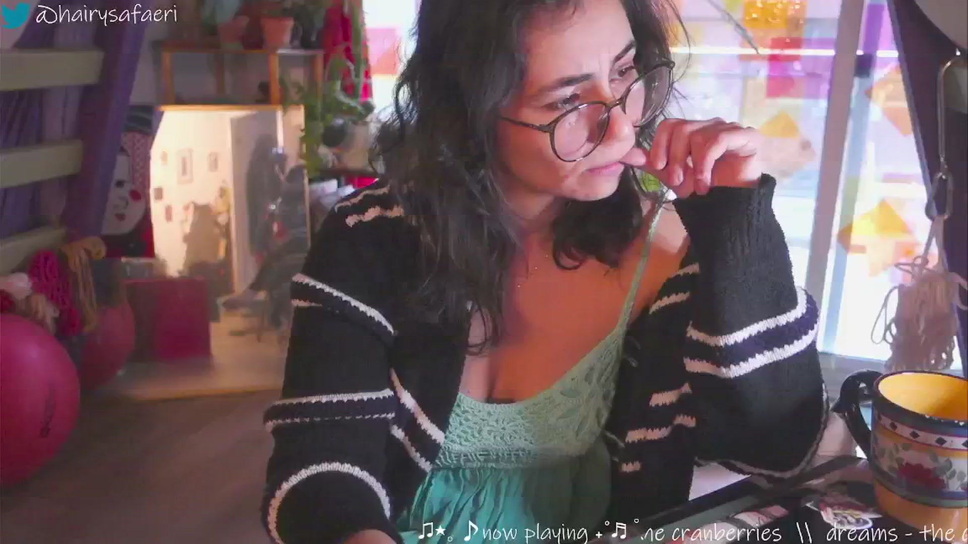 Gallery image thumbnail from HairySafaeri's myfreecams stream on, 12/17/2024, 16:41 image 3 of 20