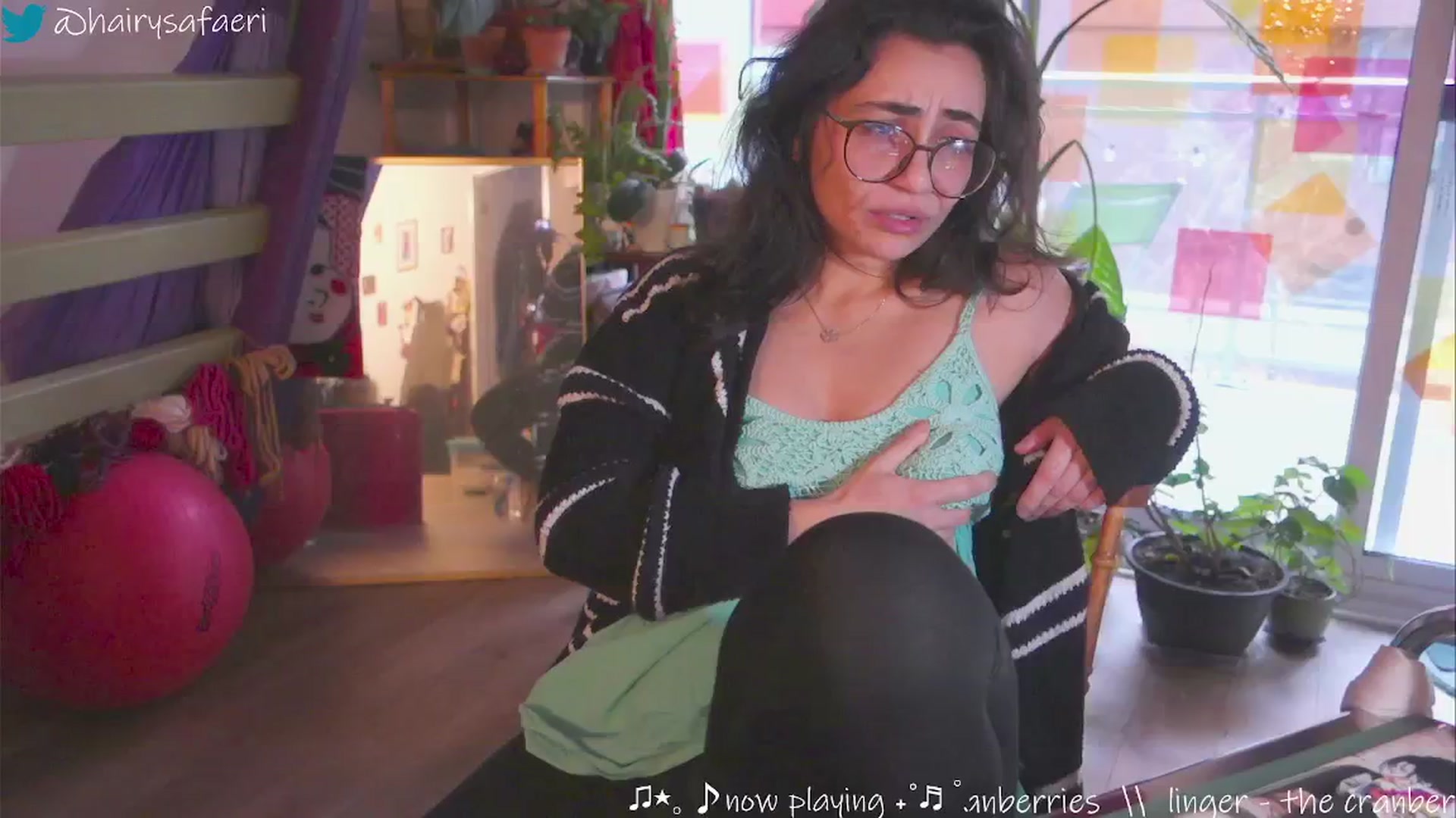 Gallery image thumbnail from HairySafaeri's myfreecams stream on, 12/17/2024, 16:41 image 13 of 20