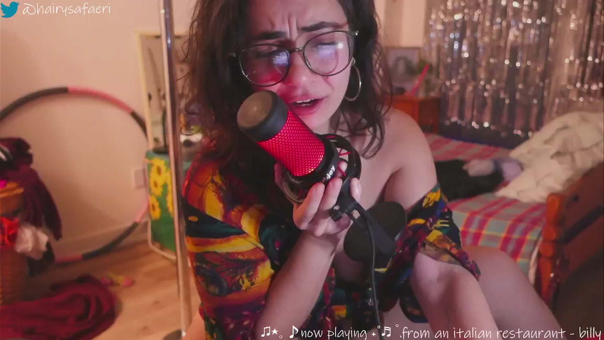 Gallery image thumbnail from HairySafaeri's myfreecams stream on, 12/18/2024, 02:39 image 19 of 20