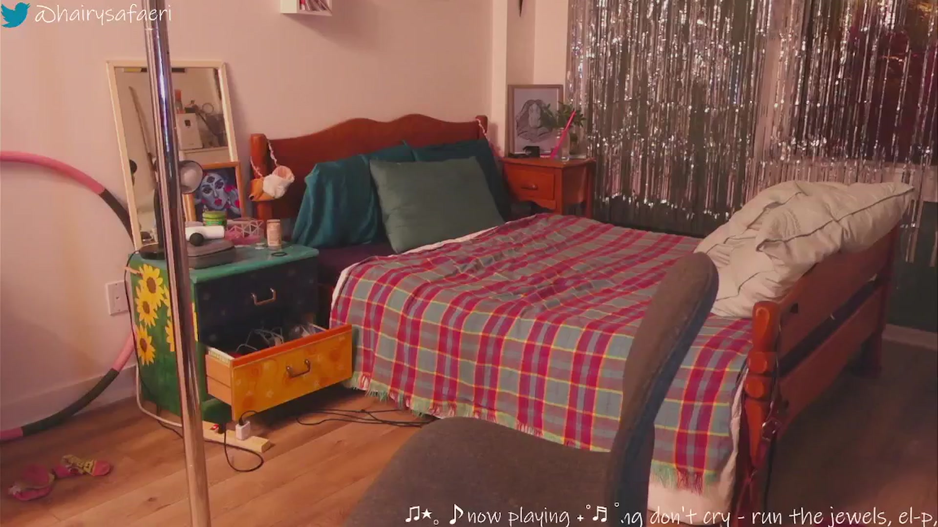 Gallery image thumbnail from HairySafaeri's myfreecams stream on, 12/18/2024, 02:39 image 9 of 20