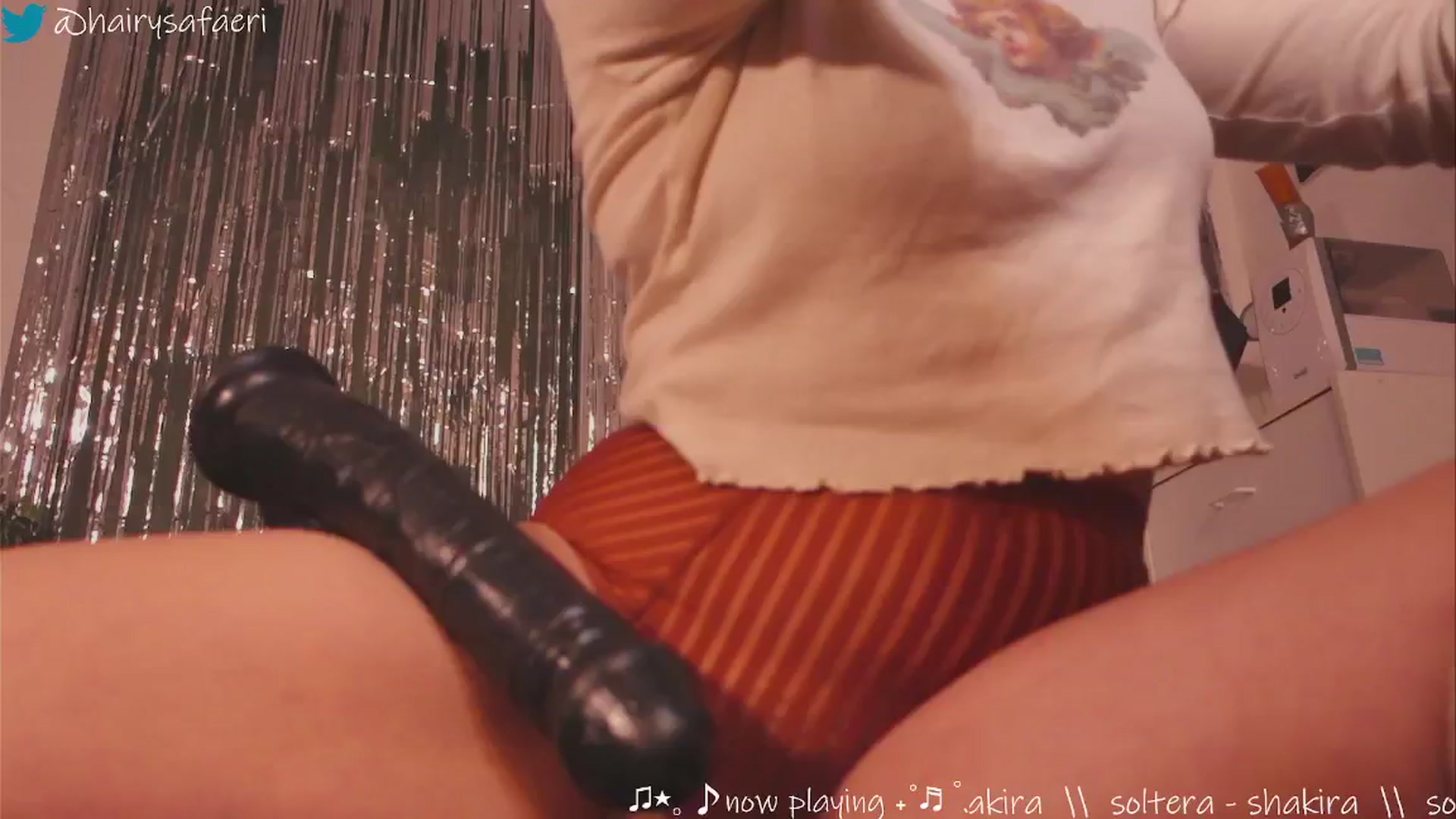 Gallery image thumbnail from HairySafaeri's myfreecams stream on, 12/19/2024, 22:21 image 18 of 20