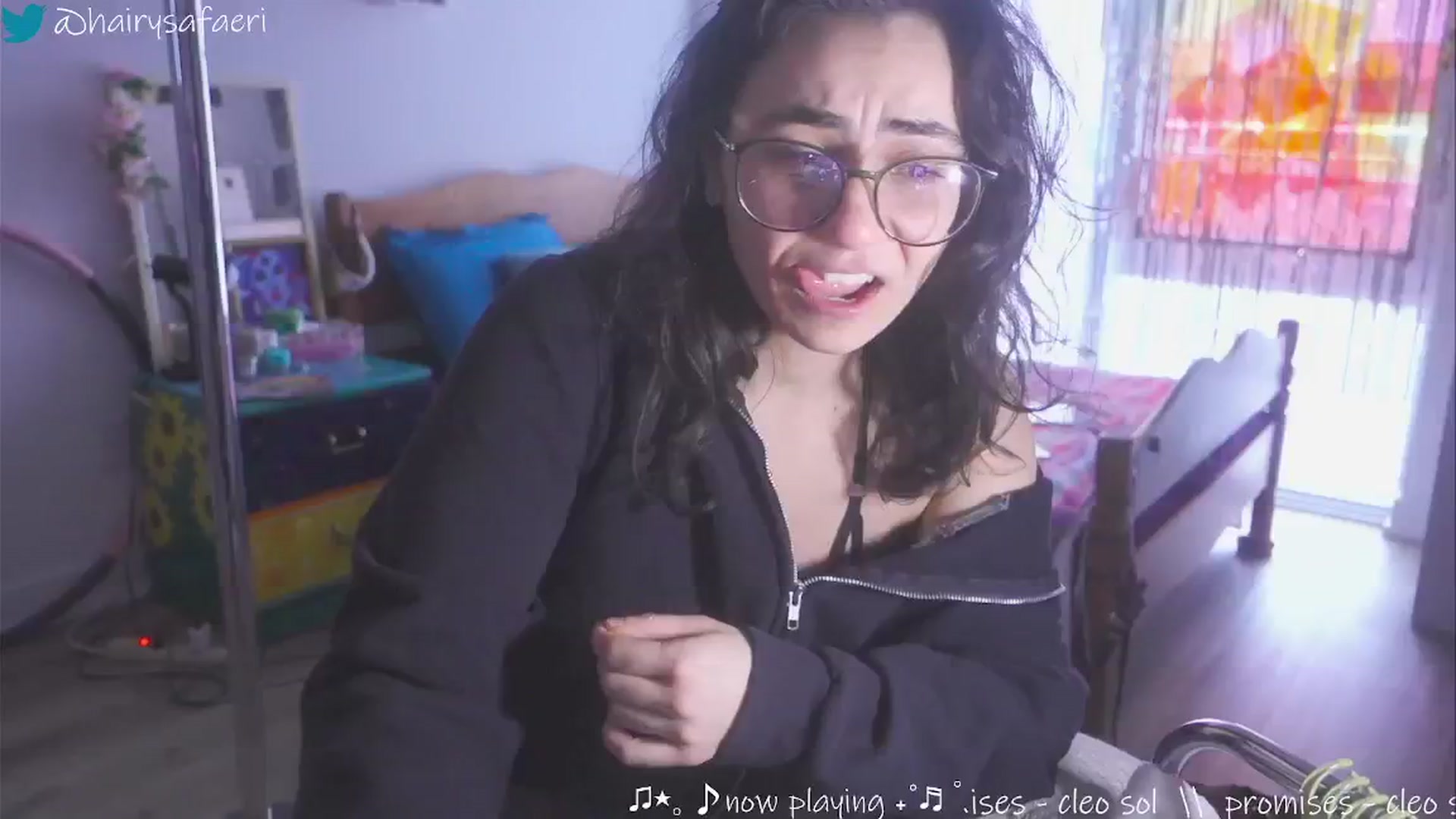 Gallery image thumbnail from HairySafaeri's myfreecams stream on, 12/20/2024, 19:43 image 14 of 20