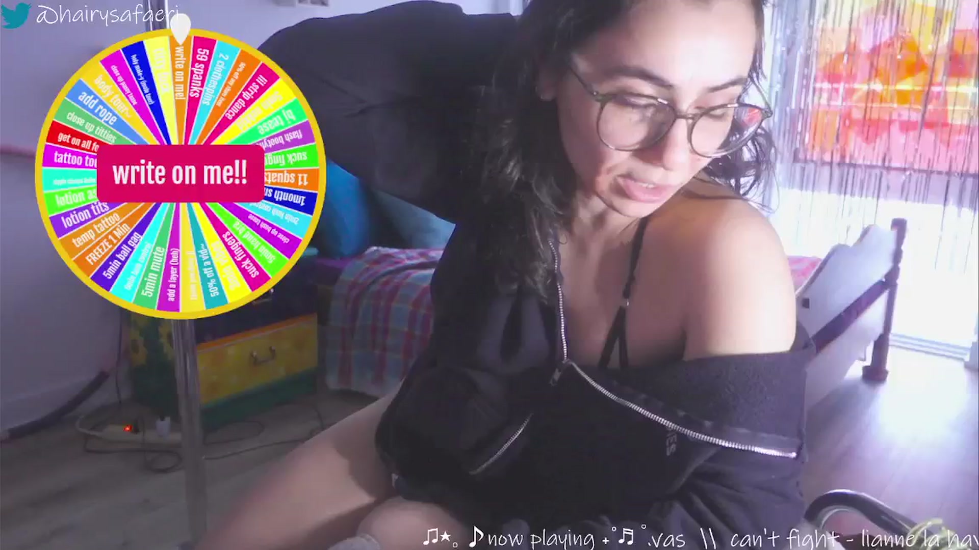 Gallery image thumbnail from HairySafaeri's myfreecams stream on, 12/20/2024, 19:43 image 19 of 20