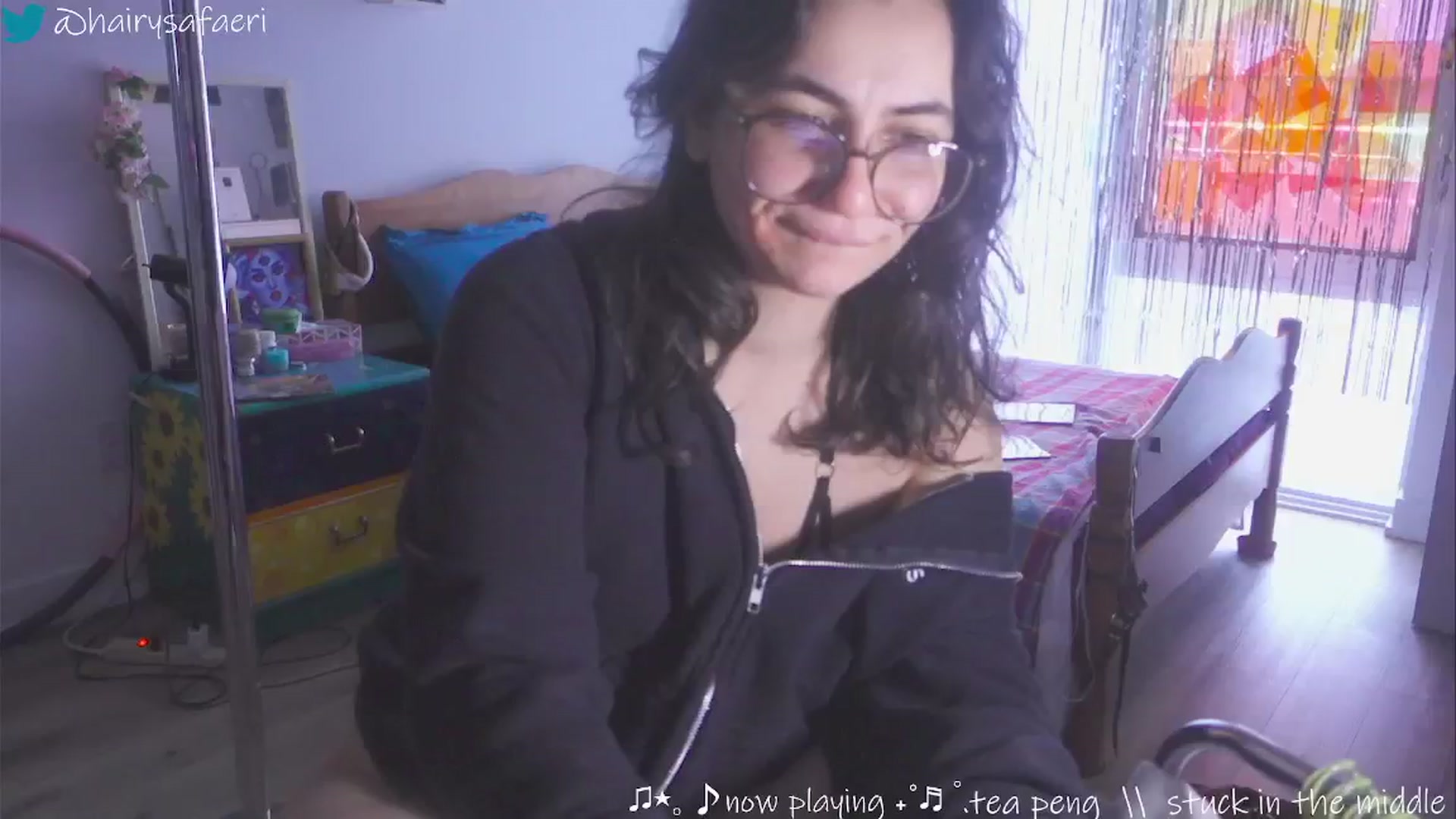 Gallery image thumbnail from HairySafaeri's myfreecams stream on, 12/20/2024, 19:43 image 13 of 20