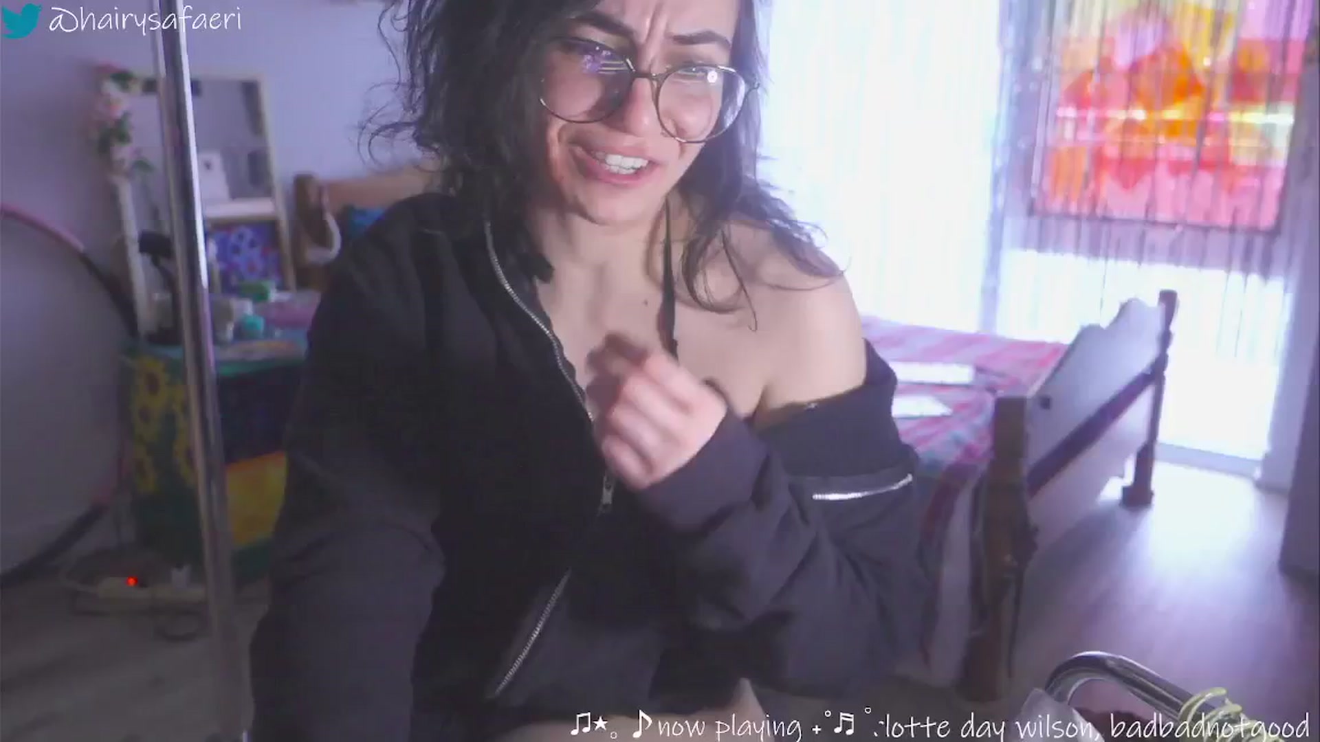 Gallery image thumbnail from HairySafaeri's myfreecams stream on, 12/20/2024, 19:43 image 12 of 20
