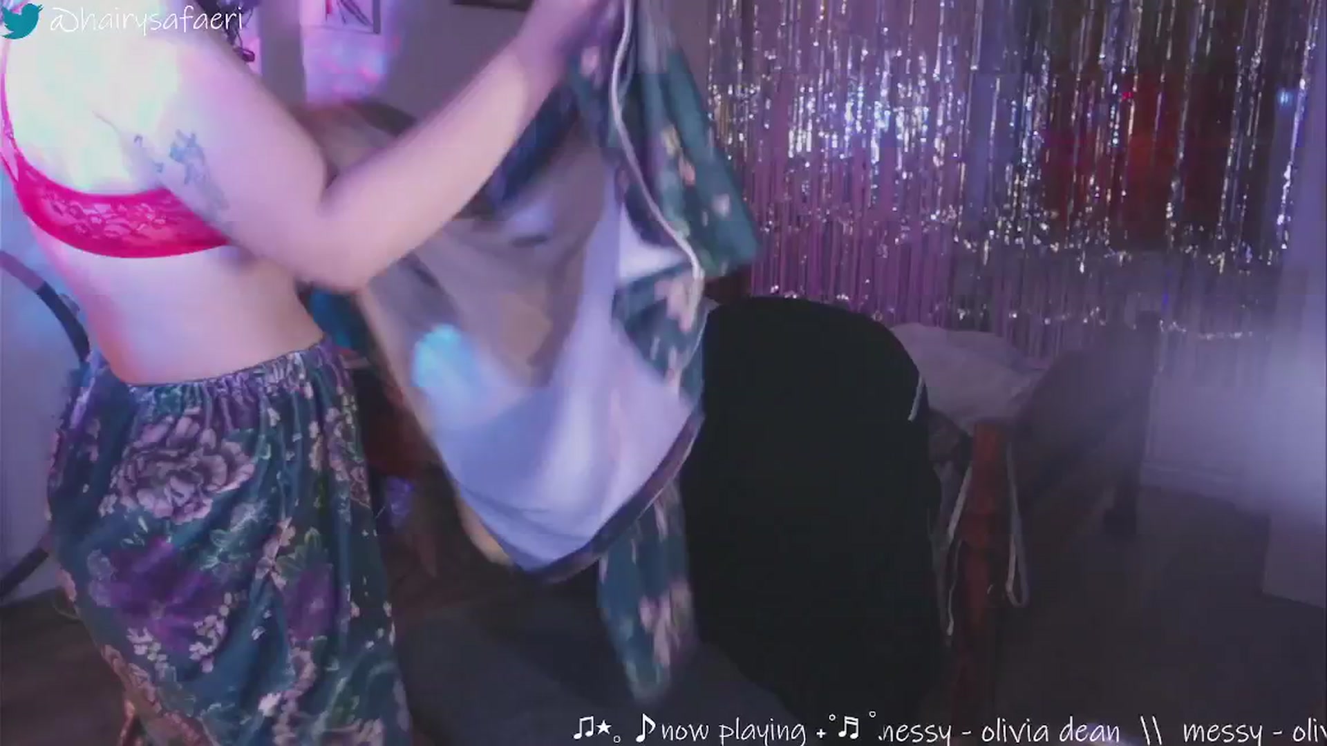 Gallery image thumbnail from HairySafaeri's myfreecams stream on, 12/23/2024, 23:54 image 7 of 20
