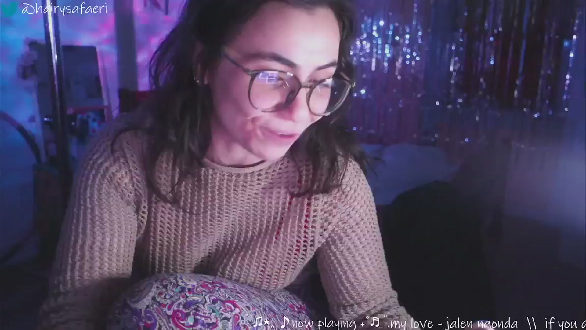 Gallery image thumbnail from HairySafaeri's myfreecams stream on, 12/23/2024, 23:54 image 13 of 20
