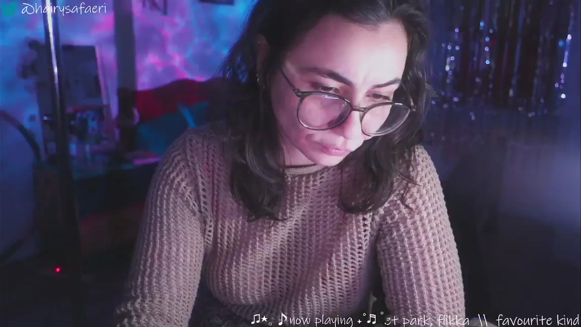 Gallery image thumbnail from HairySafaeri's myfreecams stream on, 12/23/2024, 23:54 image 15 of 20
