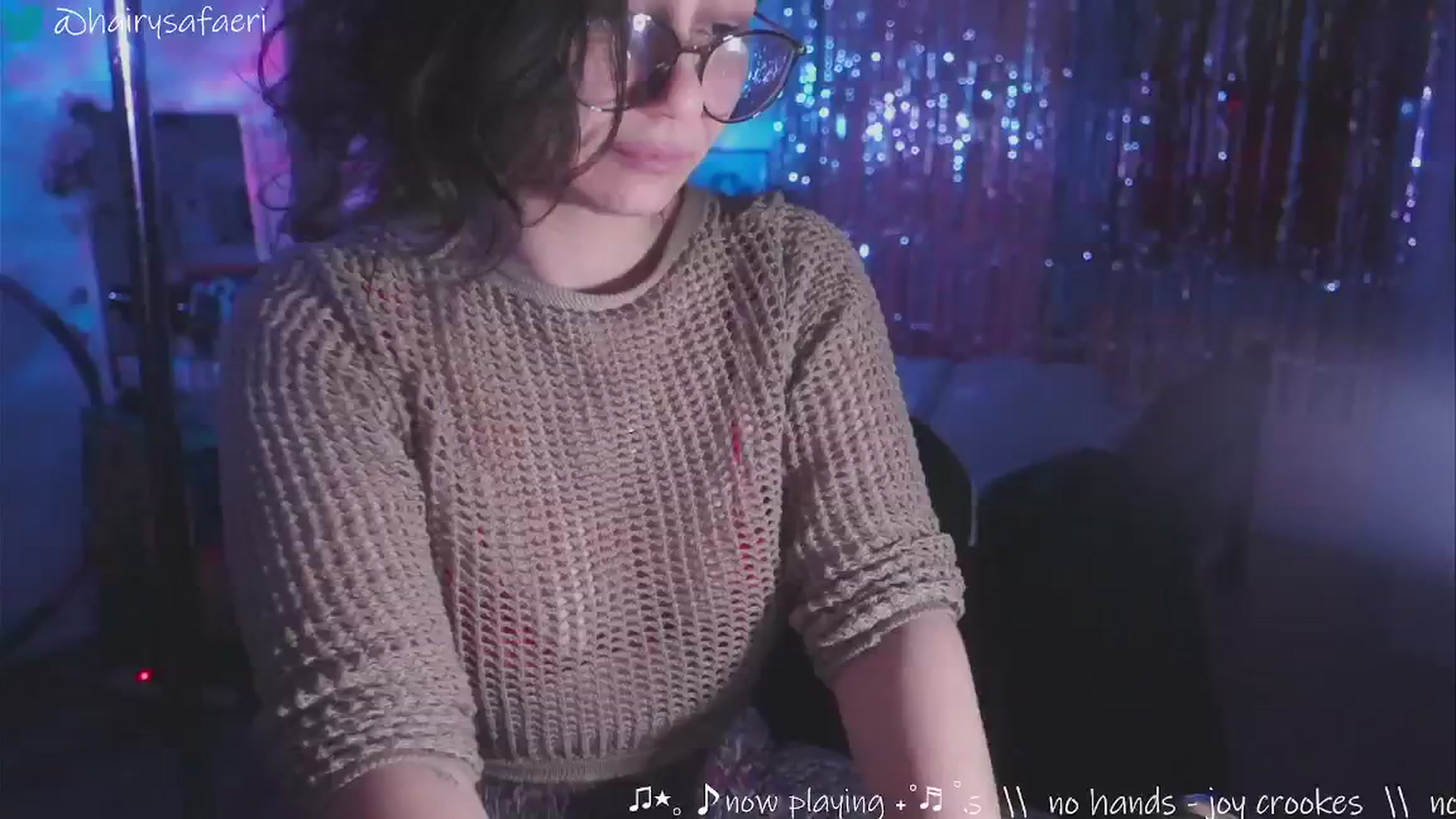 Gallery image thumbnail from HairySafaeri's myfreecams stream on, 12/23/2024, 23:54 image 16 of 20