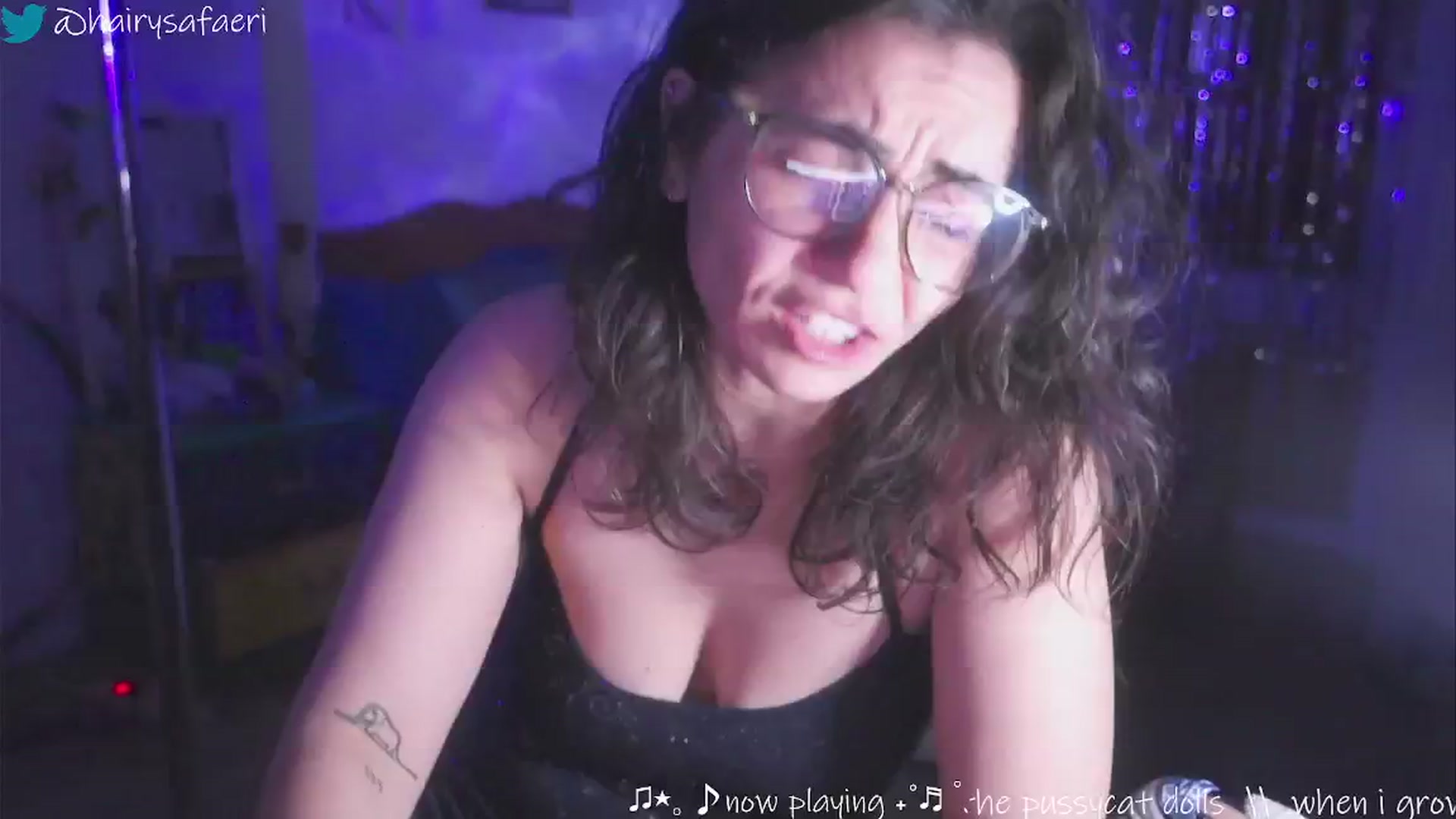 Gallery image thumbnail from HairySafaeri's myfreecams stream on, 12/25/2024, 02:28 image 19 of 20