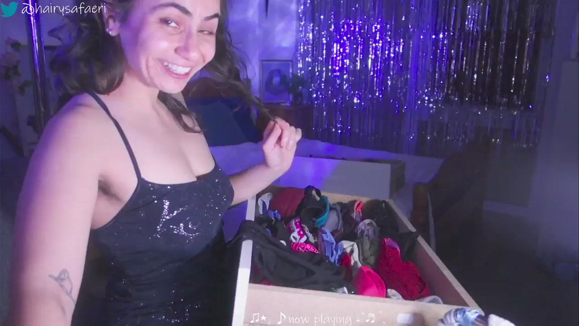Gallery image thumbnail from HairySafaeri's myfreecams stream on, 12/25/2024, 02:28 image 13 of 20
